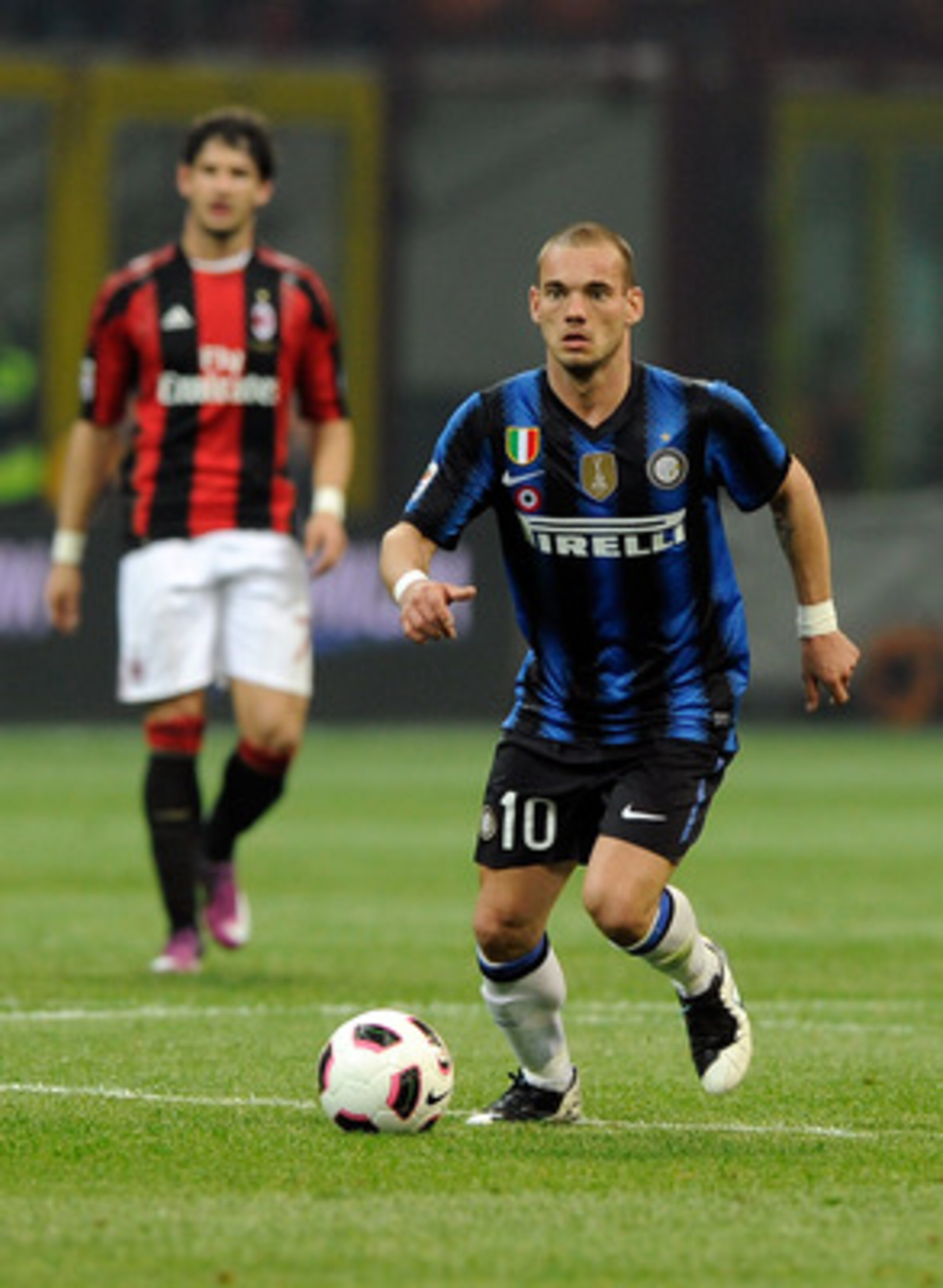 MILAN, ITALY - APRIL 02:  Wesley Sneijder of FC Inter Milan during the Serie A match between AC Milan and FC Internazionale Milano at Stadio Giuseppe Meazza on April 2, 2011 in Milan, Italy.  (Photo by Claudio Villa/Getty Images)