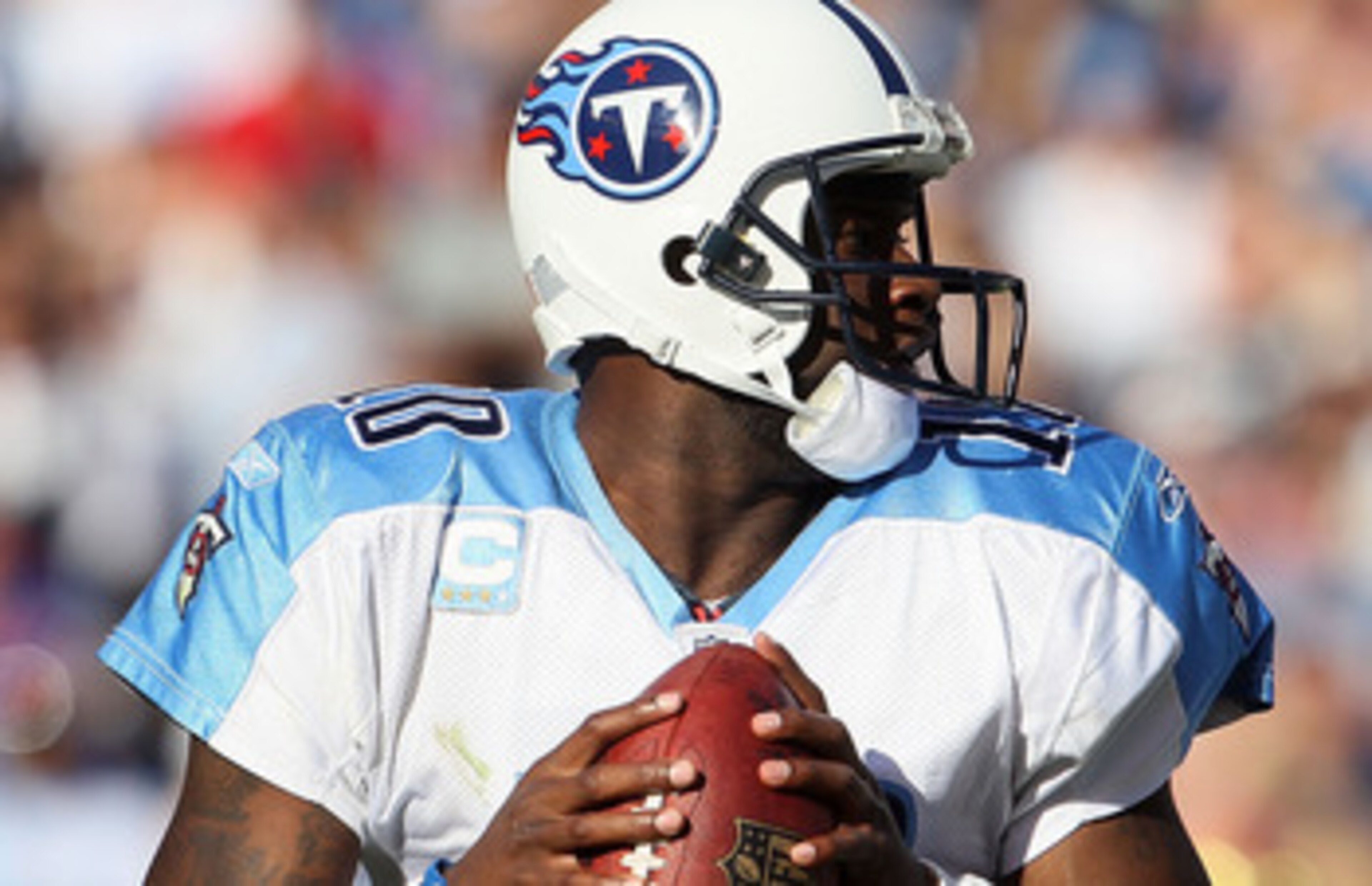 SAN DIEGO - OCTOBER 31:  Quarterback Vince Young #10 of the Tennessee Titans drops back to pass against the San Diego Chargers in the game at Qualcomm Stadium on October 31, 2010 in San Diego, California. The Chargers defeated the Titans 33-25.  (Photo by