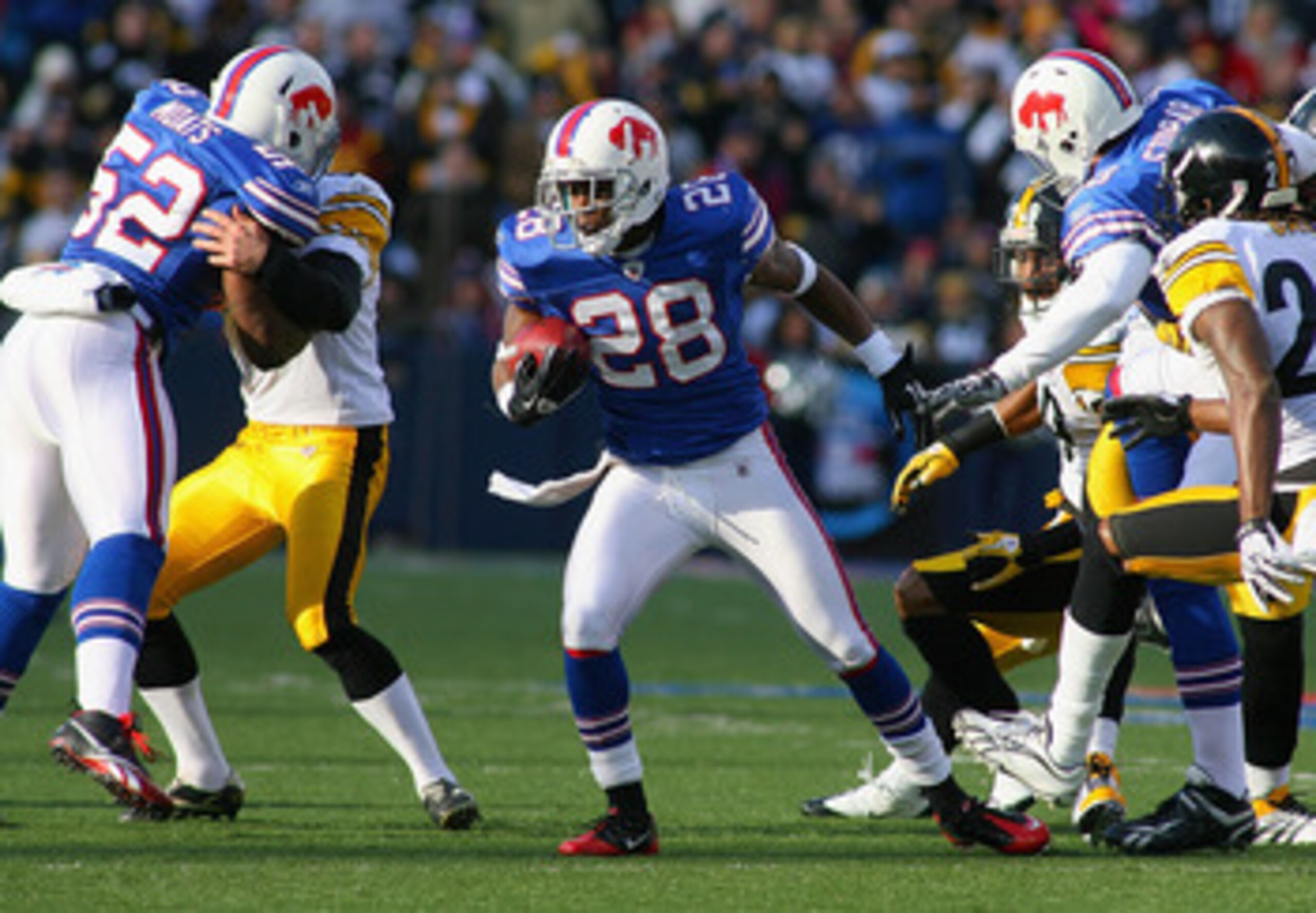 ORCHARD PARK, NY - NOVEMBER 28: Leodis McKelvin #28 of the Buffalo Bills runs against the Pittsburgh Steelers at Ralph Wilson Stadium at Ralph Wilson Stadium on November 28, 2010 in Orchard Park, New York. Pittsburgh won 19-16 in overtime.  (Photo by Rick