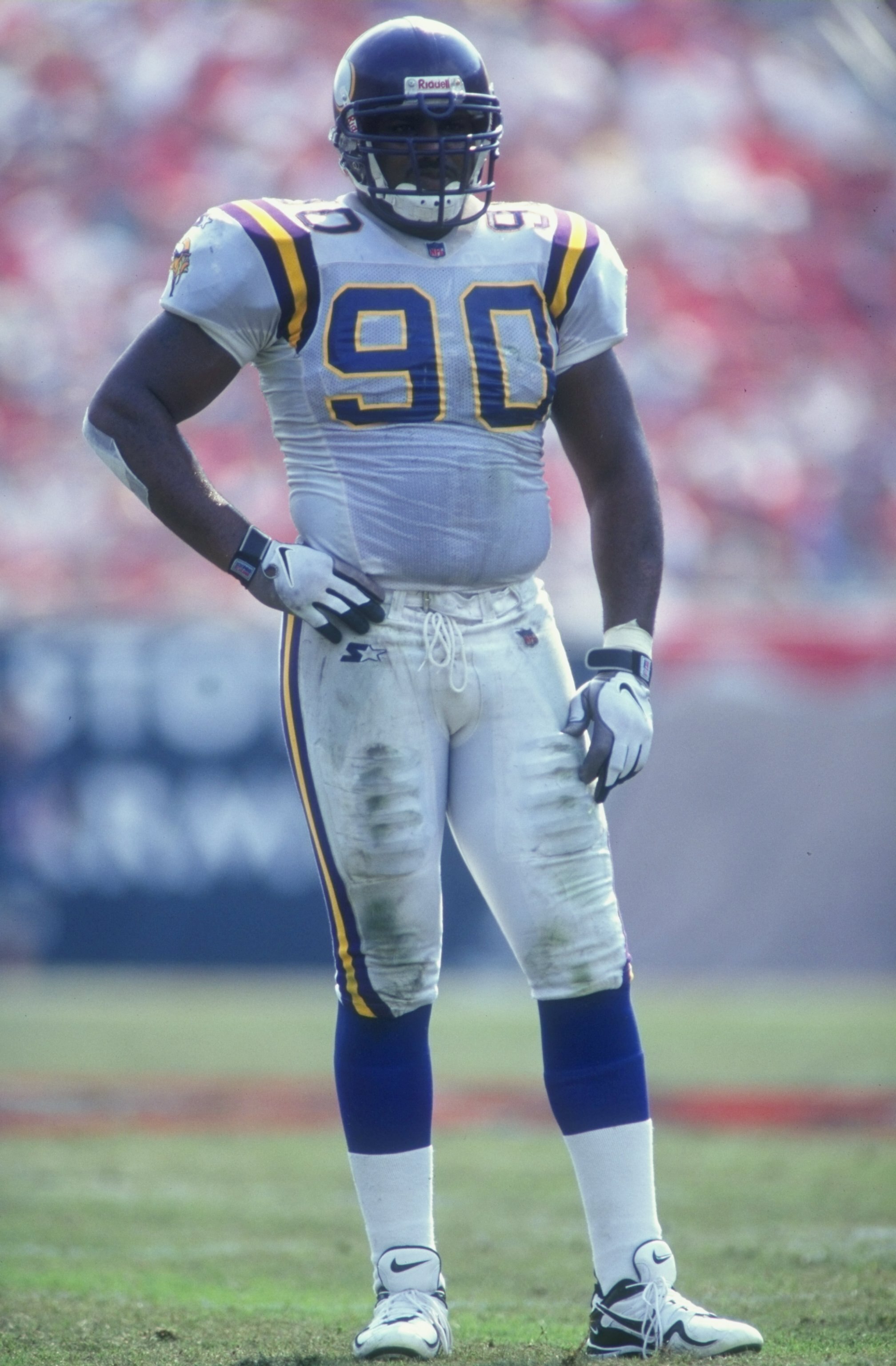 1 Nov 1998:  Defensive end Derrick Alexander #90 of the Minnesota Vikings looks on during the game against the Tampa Bay Buccaneers at the Raymond James Stadium in Tampa, Florida. The Buccaneers defeated the Vikings 27-24. Mandatory Credit: Scott Halleran