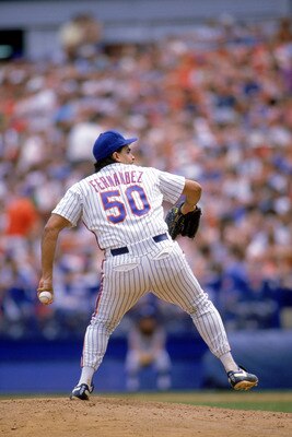 1989:  Sid Fernandez of the New York Mets winds back to pitch during a game in the 1989 season. ( Photo by: Rick Stewart/Getty Images)