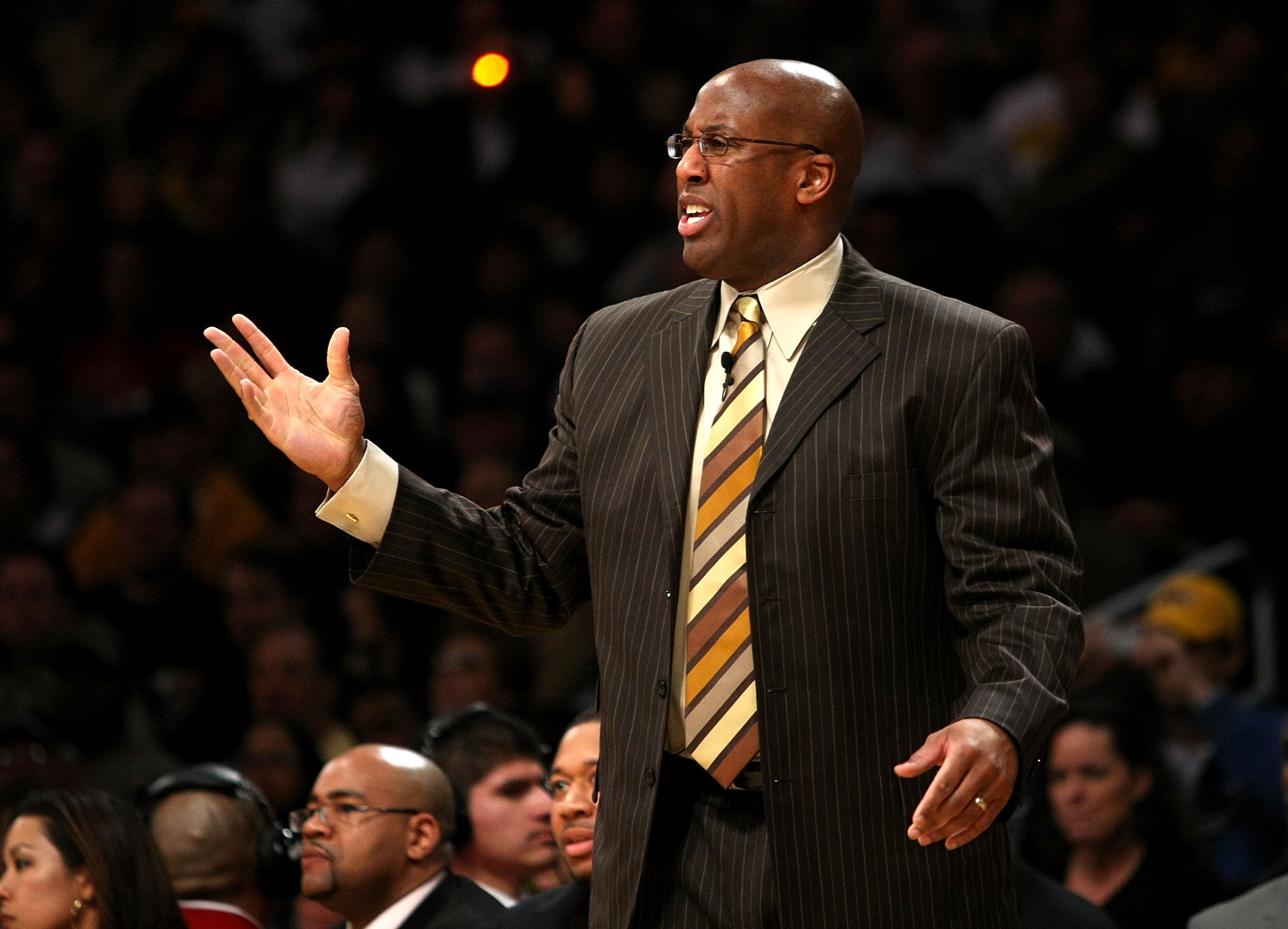 LOS ANGELES - JANUARY 27: Head coach Mike Brown of the Cleveland Cavaliers gestures during the game with the Los Angeles Lakers on January 27, 2008 at Staples Center in Los Angeles, California. The cavaliers won 98-95. NOTE TO USER: User expressly ack LOS ANGELES - JANUARY 27: Head coach Mike Brown of the Cleveland Cavaliers gestures during the game with the Los Angeles Lakers on January 27, 2008 at Staples Center in Los Angeles, California. The cavaliers won 98-95. NOTE TO USER: User expressly ack