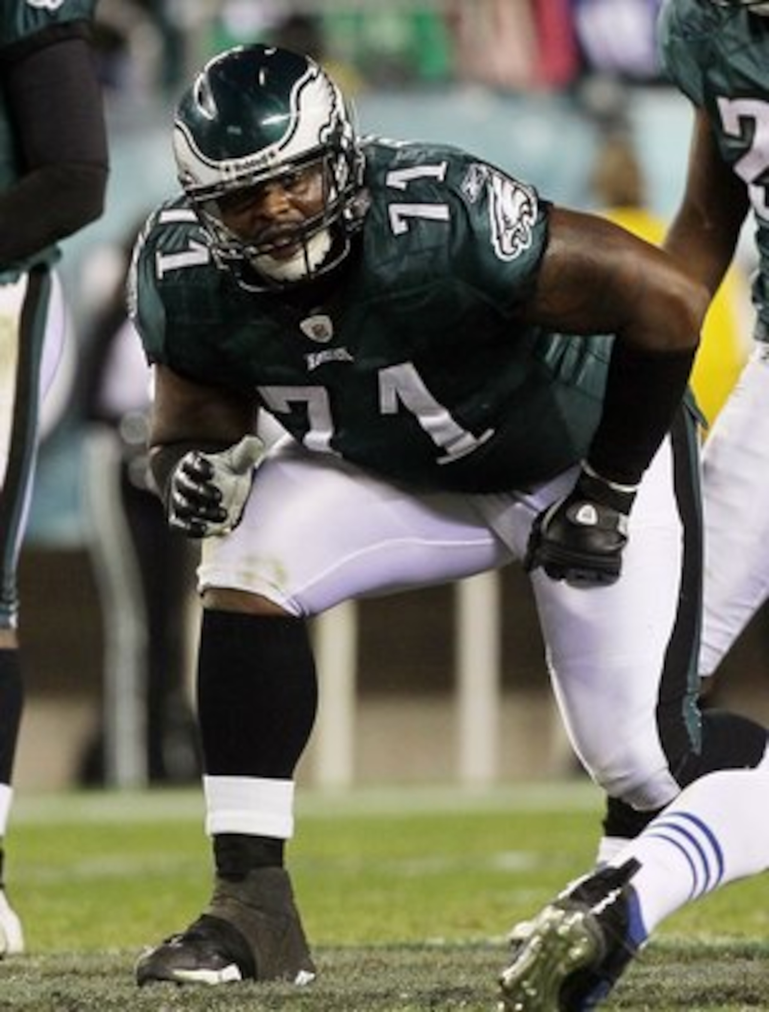 PHILADELPHIA - NOVEMBER 07: Jason Peters #71 of the Philadelphia Eagles against the Indianapolis Colts on November 7, 2010 at Lincoln Financial Field in Philadelphia, Pennsylvania. The Eagles defeated the Colts 26-24.  (Photo by Jim McIsaac/Getty Images)