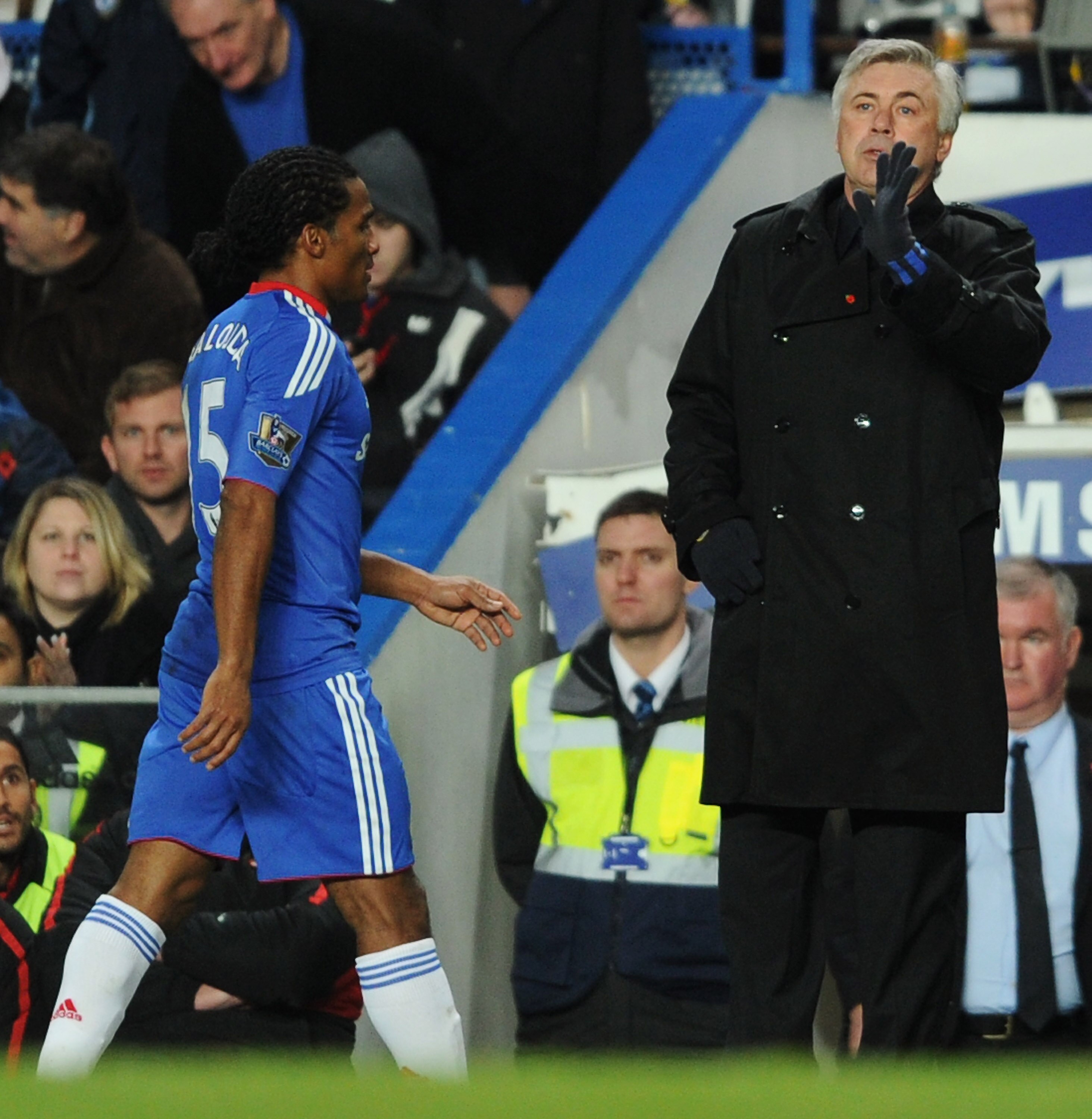 LONDON, ENGLAND - NOVEMBER 14:  Carlo Ancelotti manager of Chelsea looks on as Floent Malouda is substituted during the Barclays Premier League match between Chelsea and Sunderland at Stamford Bridge on November 14, 2010 in London, England.  (Photo by Mic