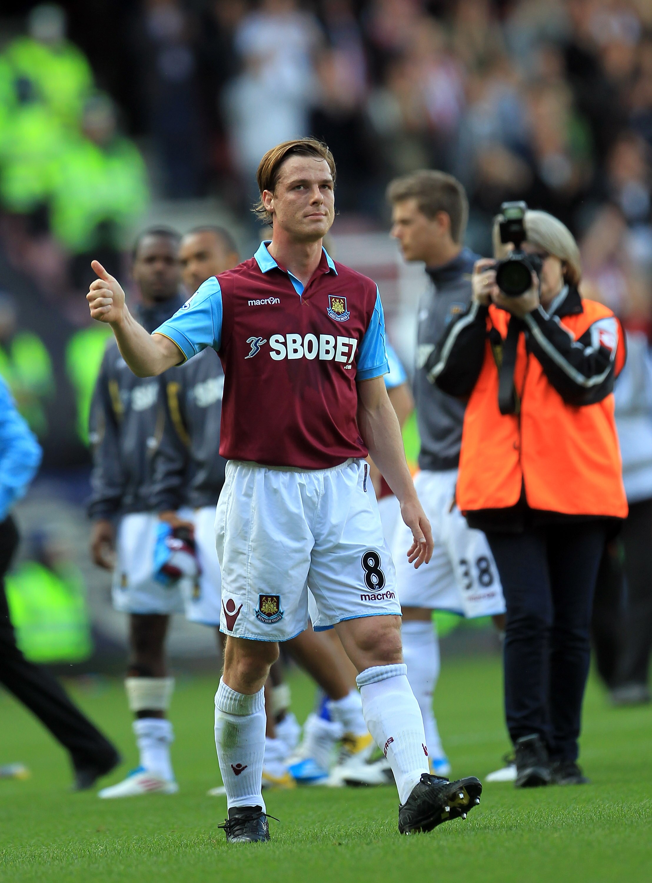 LONDON, ENGLAND - MAY 22:  Scott Parker of West Ham United leaves the pitch at the end of the game during the Barclays Premier League match between West Ham United and Sunderland at the Boleyn Ground on May 22, 2011 in London, England.  (Photo by David Ca