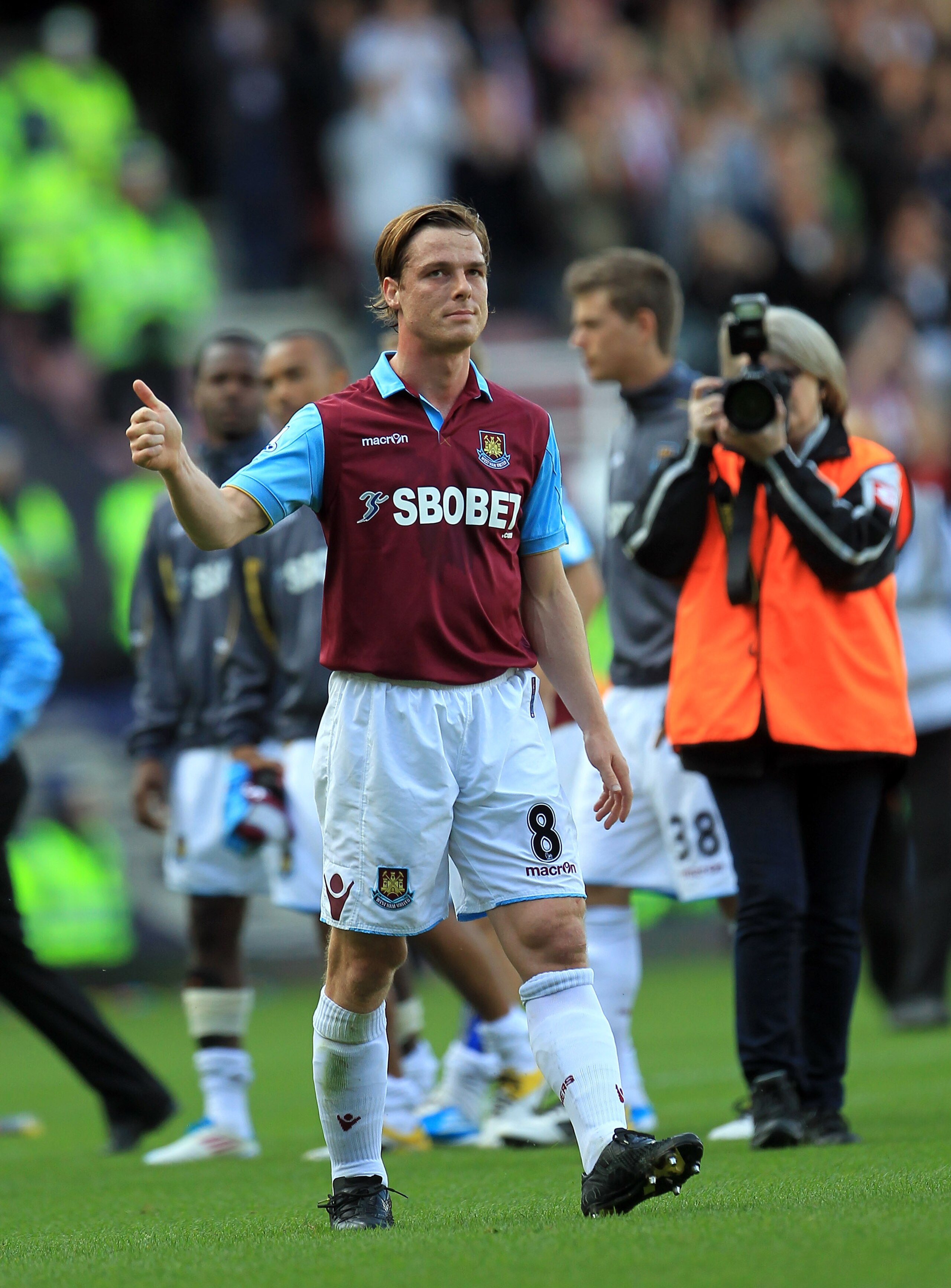 LONDON, ENGLAND - MAY 22:  Scott Parker of West Ham United leaves the pitch at the end of the game during the Barclays Premier League match between West Ham United and Sunderland at the Boleyn Ground on May 22, 2011 in London, England.  (Photo by David Ca
