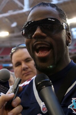 GLENDALE, AZ - JANUARY 29:  Wide receiver Donte' Stallworth #18 of the New England Patriots speaks during Patriots media day for Super Bowl XLII at University of Phoenix Stadium on January 29, 2008 in Glendale, Arizona.  (Photo by Scott Halleran/Getty Ima