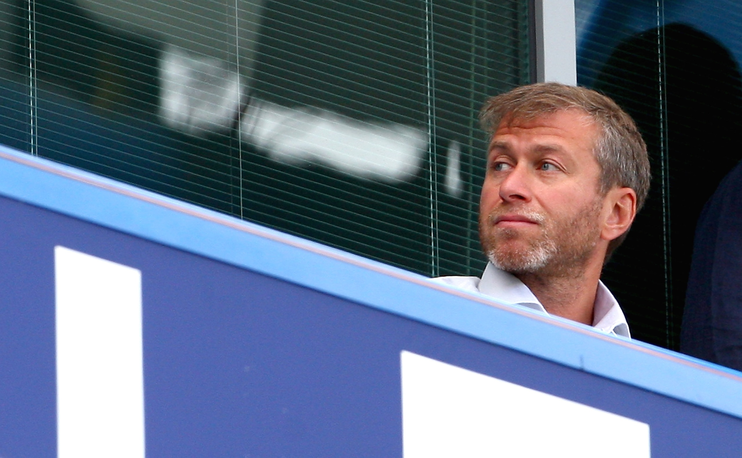 LONDON, ENGLAND - AUGUST 29:  Chelsea owner Roman Abramovich ahead of the Barclays Premier League match between Chelsea and Burnley at Stamford Bridge on August 29, 2009 in London, England.  (Photo by Phil Cole/Getty Images)