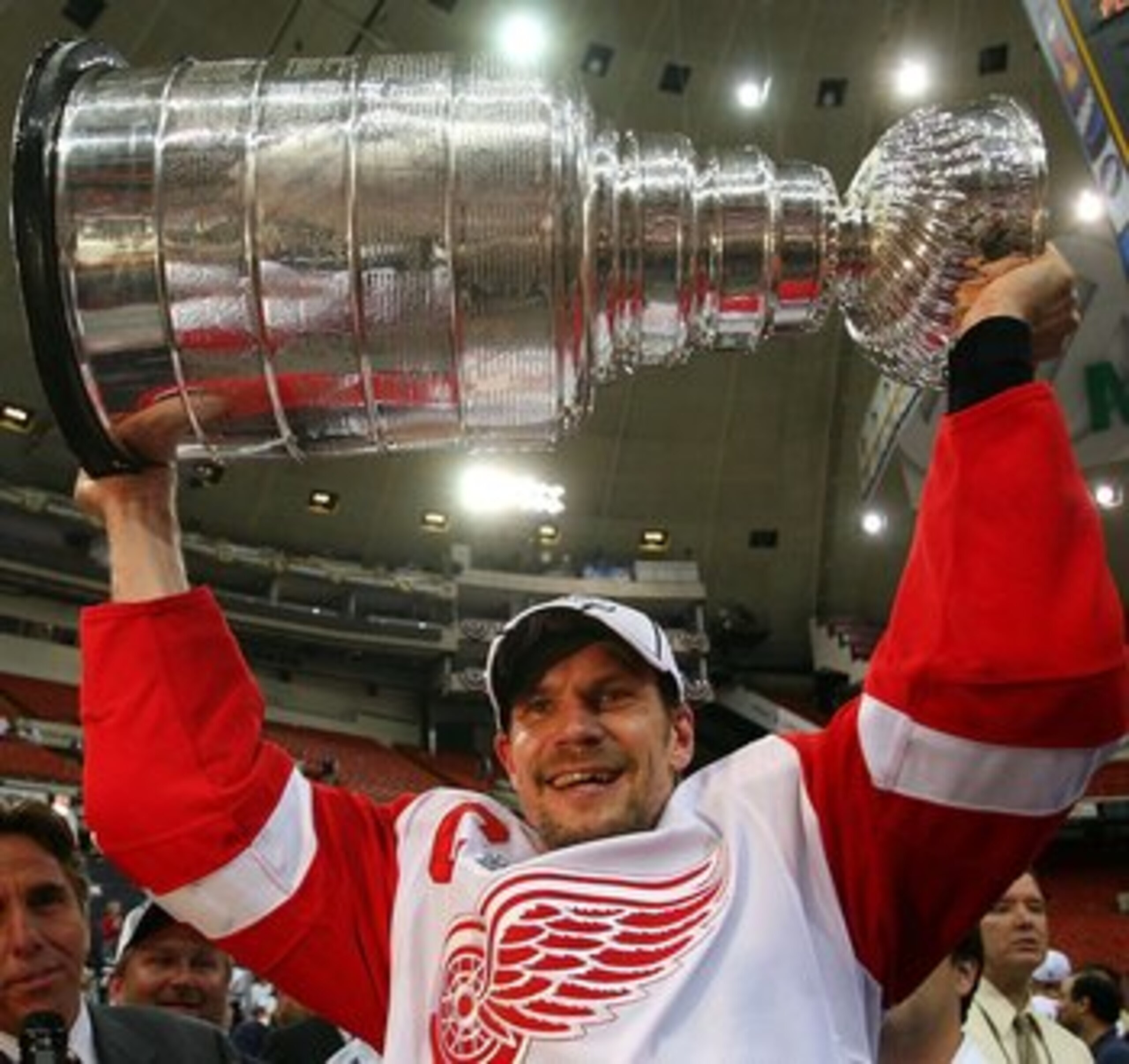 PITTSBURGH - JUNE 04: Nicklas Lidstrom #5 of the Detroit Red Wings celebrates with the Stanley Cup after defeating the Pittsburgh Penguins in game six of the 2008 NHL Stanley Cup Finals at Mellon Arena on June 4, 2008 in Pittsburgh. Pennsylvania. The Red