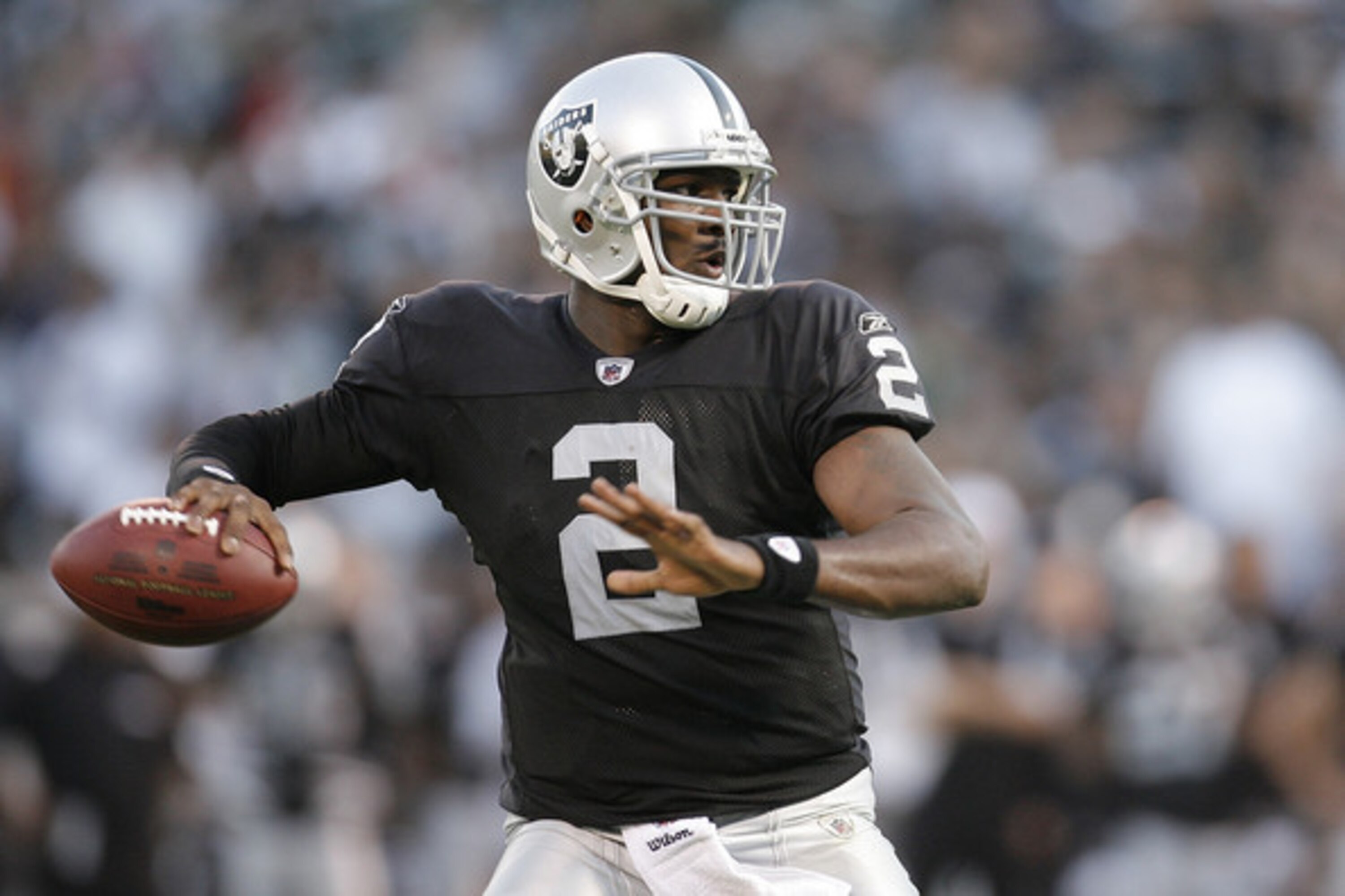 Oakland Raiders: The 10 Most Embarassing Players in Raider History