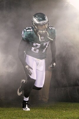 PHILADELPHIA, PA - DECEMBER 02:  Quintin Mikell #27 of the Philadelphia Eagles takes the field during player introductions against the Houston Texans at Lincoln Financial Field on December 2, 2010 in Philadelphia, Pennsylvania.  (Photo by Jim McIsaac/Gett