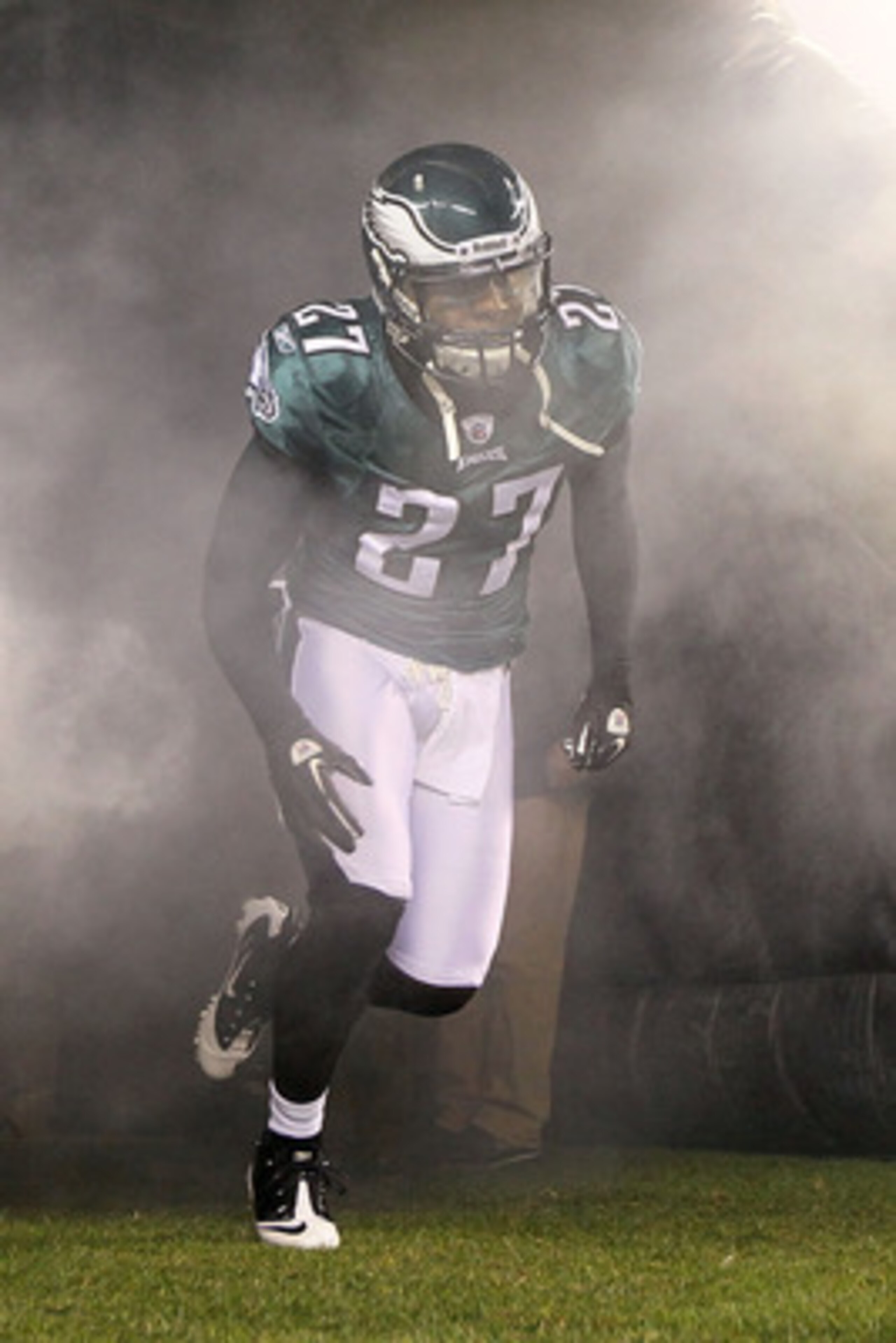 PHILADELPHIA, PA - DECEMBER 02:  Quintin Mikell #27 of the Philadelphia Eagles takes the field during player introductions against the Houston Texans at Lincoln Financial Field on December 2, 2010 in Philadelphia, Pennsylvania.  (Photo by Jim McIsaac/Gett