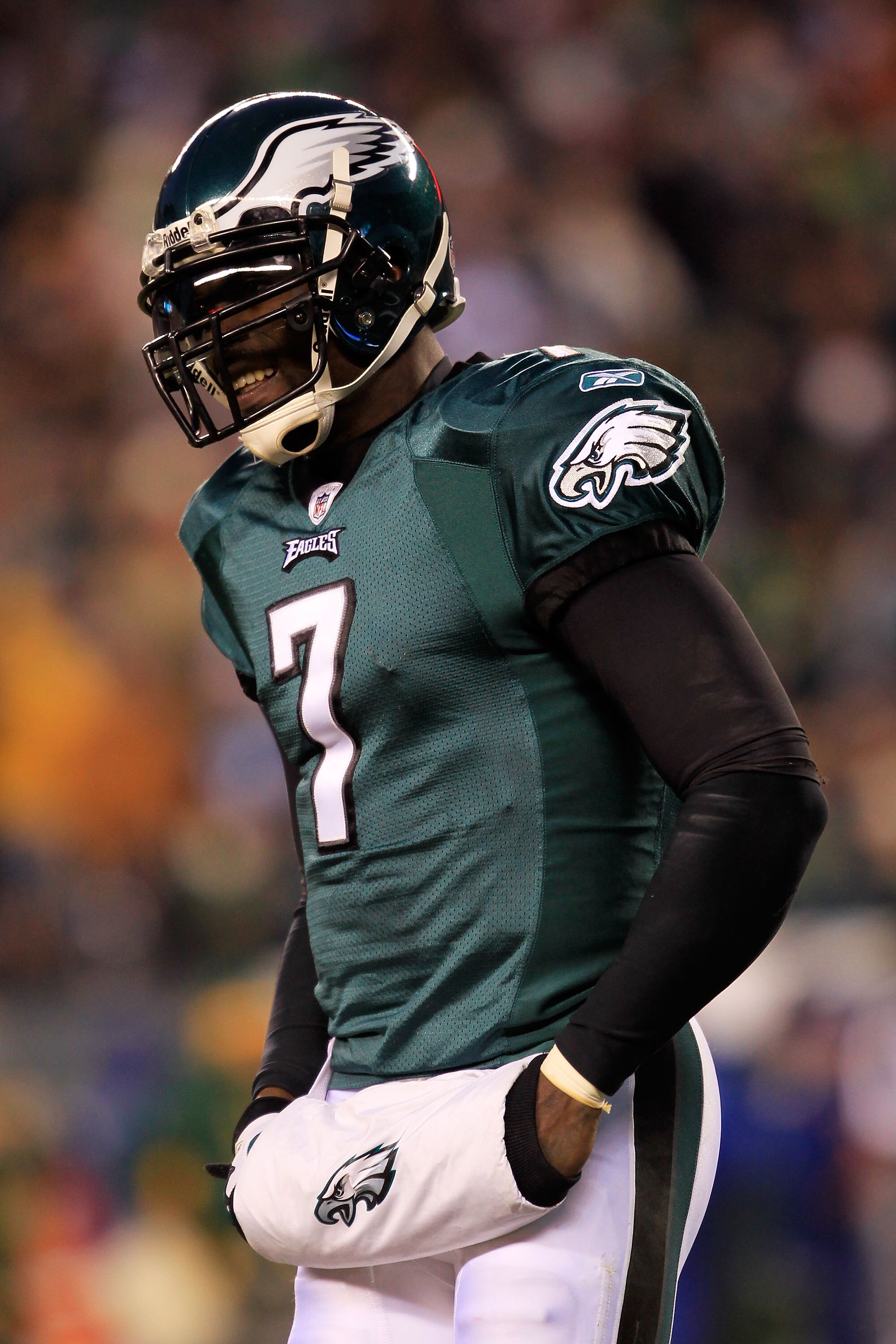 PHILADELPHIA, PA - JANUARY 09:  Michael Vick #7 of the Philadelphia Eagles reatcs while playing the Green Bay Packers during the 2011 NFC wild card playoff game at Lincoln Financial Field on January 9, 2011 in Philadelphia, Pennsylvania.  (Photo by Chris