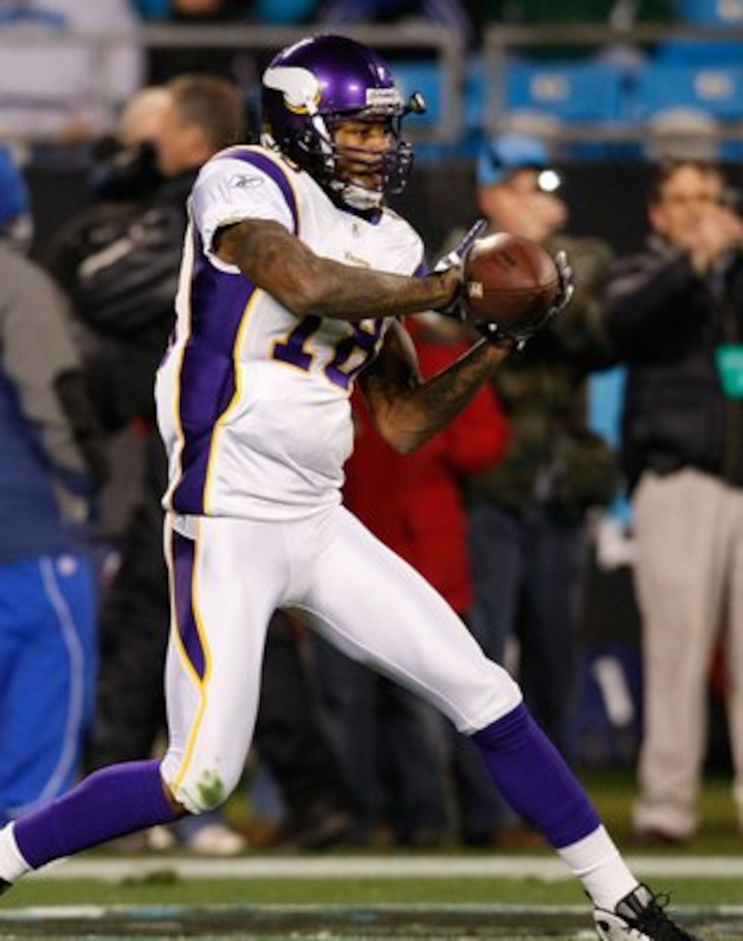 CHARLOTTE, NC - DECEMBER 20:  Sidney Rice #18 of the Minnesota Vikings against the Carolina Panthers at Bank of America Stadium on December 20, 2009 in Charlotte, North Carolina.  (Photo by Kevin C. Cox/Getty Images)