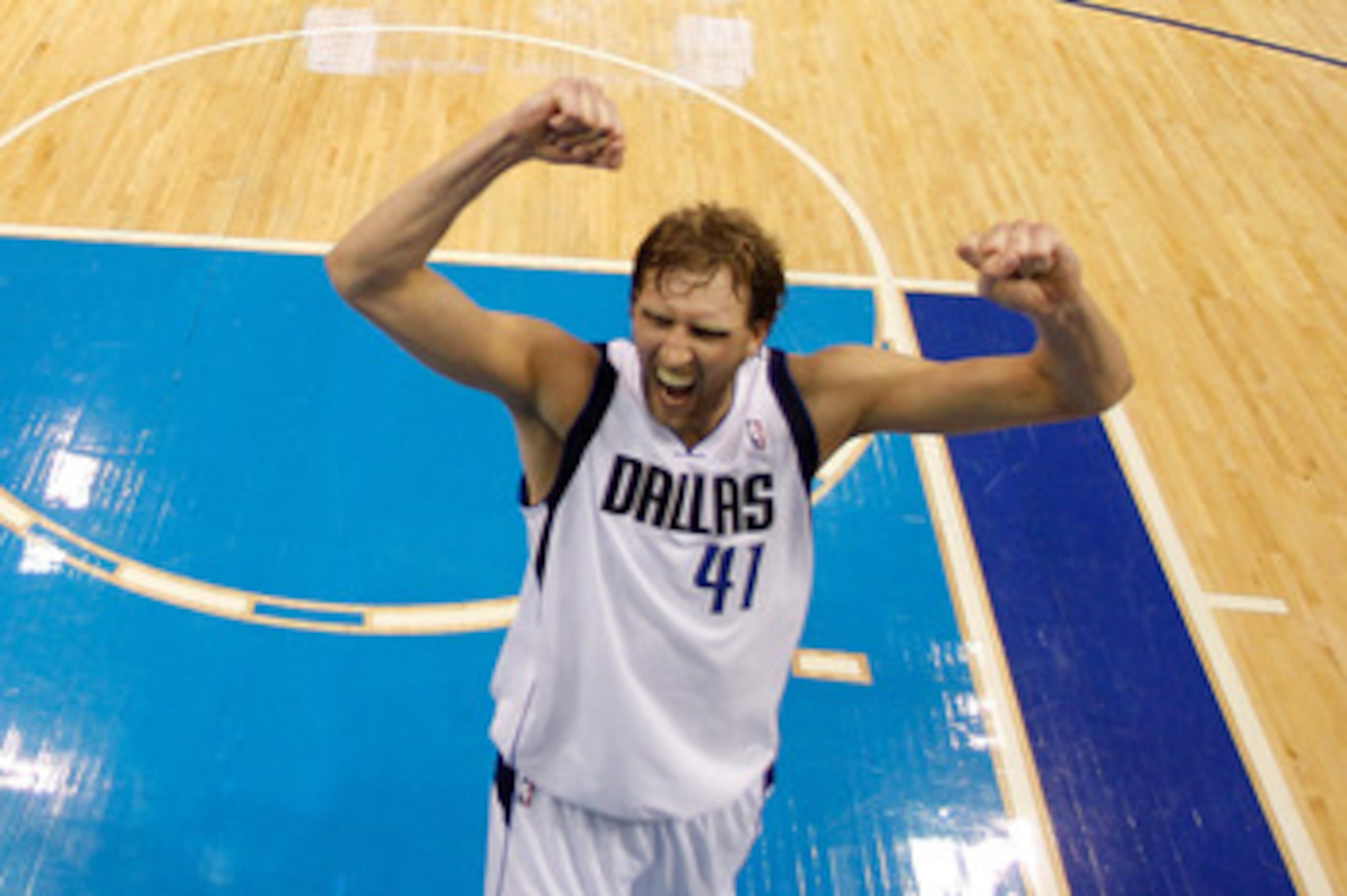 DALLAS, TX - MAY 25:  Dirk Nowitzki #41 of the Dallas Mavericks reacts late in the fourth quarter before the Mavericks defeat the Oklahoma City Thunder 100-96 in Game Five of the Western Conference Finals during the 2011 NBA Playoffs at American Airlines 