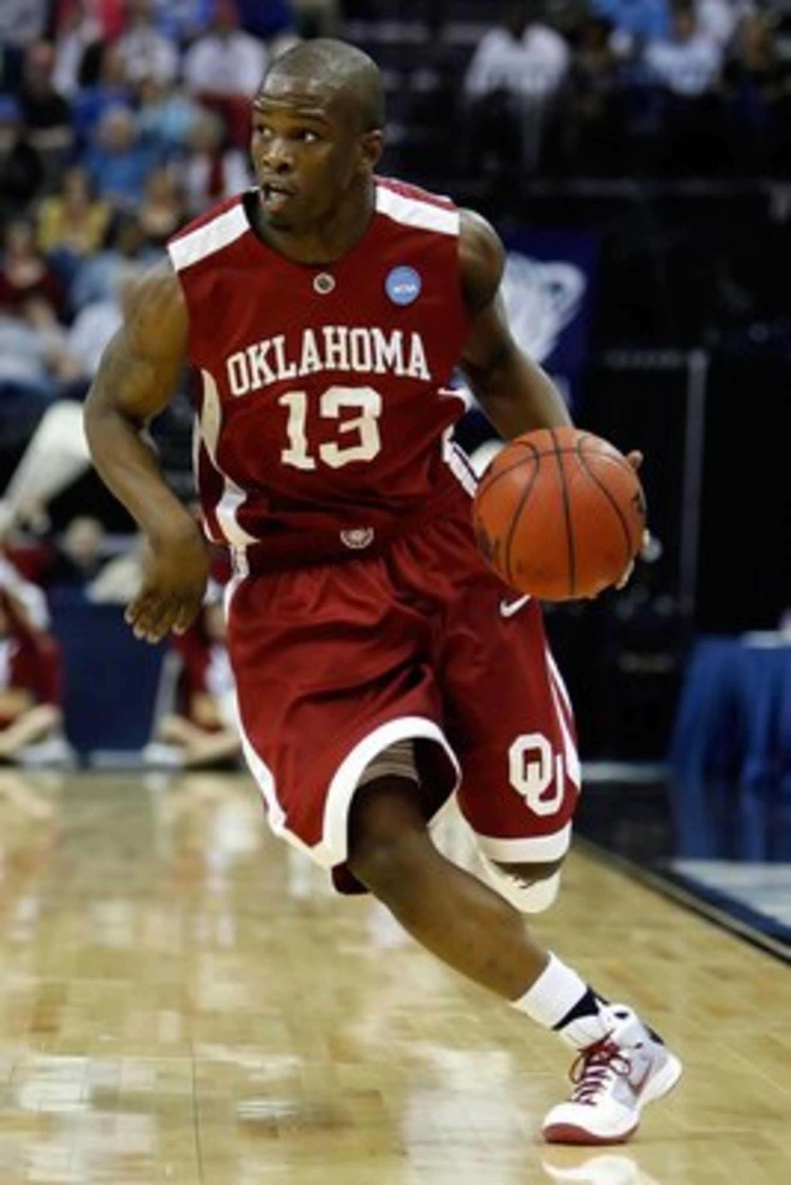 MEMPHIS, TN - MARCH 29:  Willie Warren #13 of the Oklahoma Sooners moves the ball while taking on the North Carolina Tar Heels during the NCAA Men's Basketball Tournament South Regional Final at the FedExForum on March 29, 2009 in Memphis, Tennessee.  (Ph