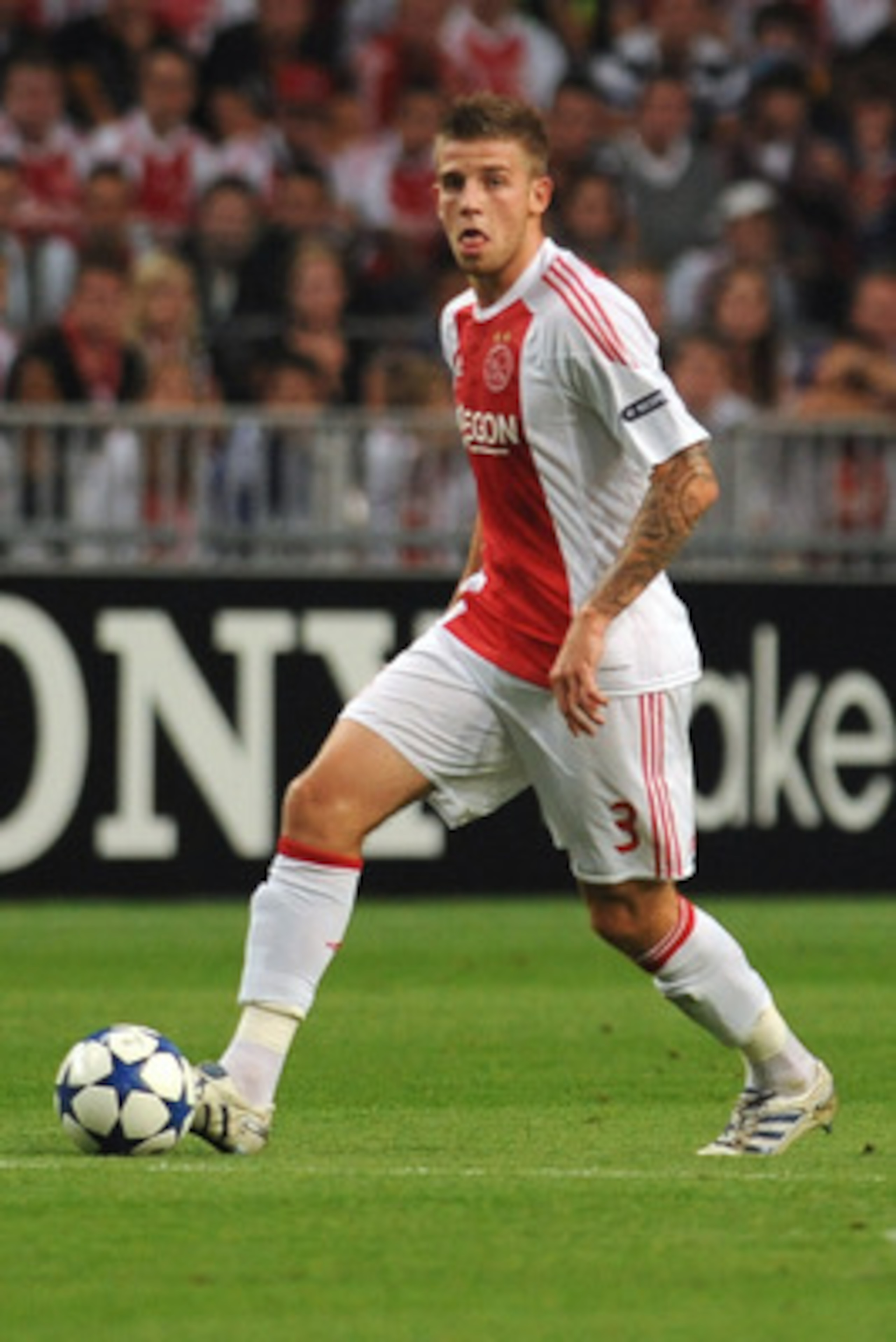 AMSTERDAM, NETHERLANDS - AUGUST 25:  Toby Alderweireld of AFC Ajax in action during the Champions League Play-off match between AFC Ajax and FC Dynamo Kiev at Amsterdam Arena on August 25, 2010 in Amsterdam, Netherlands.  (Photo by Valerio Pennicino/Getty