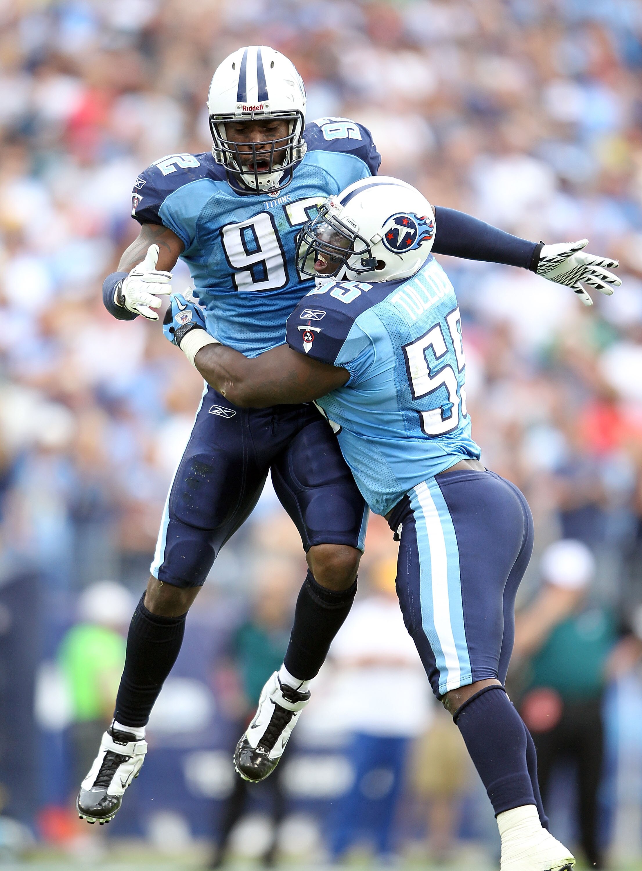 NASHVILLE, TN - OCTOBER 24: Will Witherspoon #92 and Stephen Tulloch #55 of the Tennessee Titans celebrates in the fourth quarter during the NFL game against the Philadelphia Eagles at LP Field on October 24, 2010 in Nashville, Tennessee. The Titans won 3