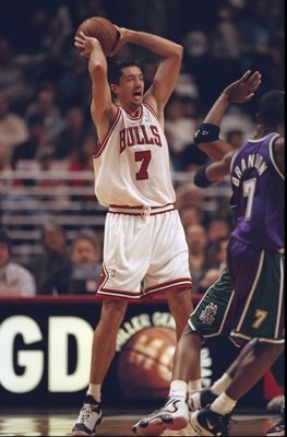 23 Feb 1999:  Toni Kukoc #7 of the Chicago Bulls in action during the game against the Milwaukee Bucks at the United Center in Chicago, Illinois. The Bucks defeated the Bulls 96-88.   Mandatory Credit: Jonathan Daniel  /Allsport
