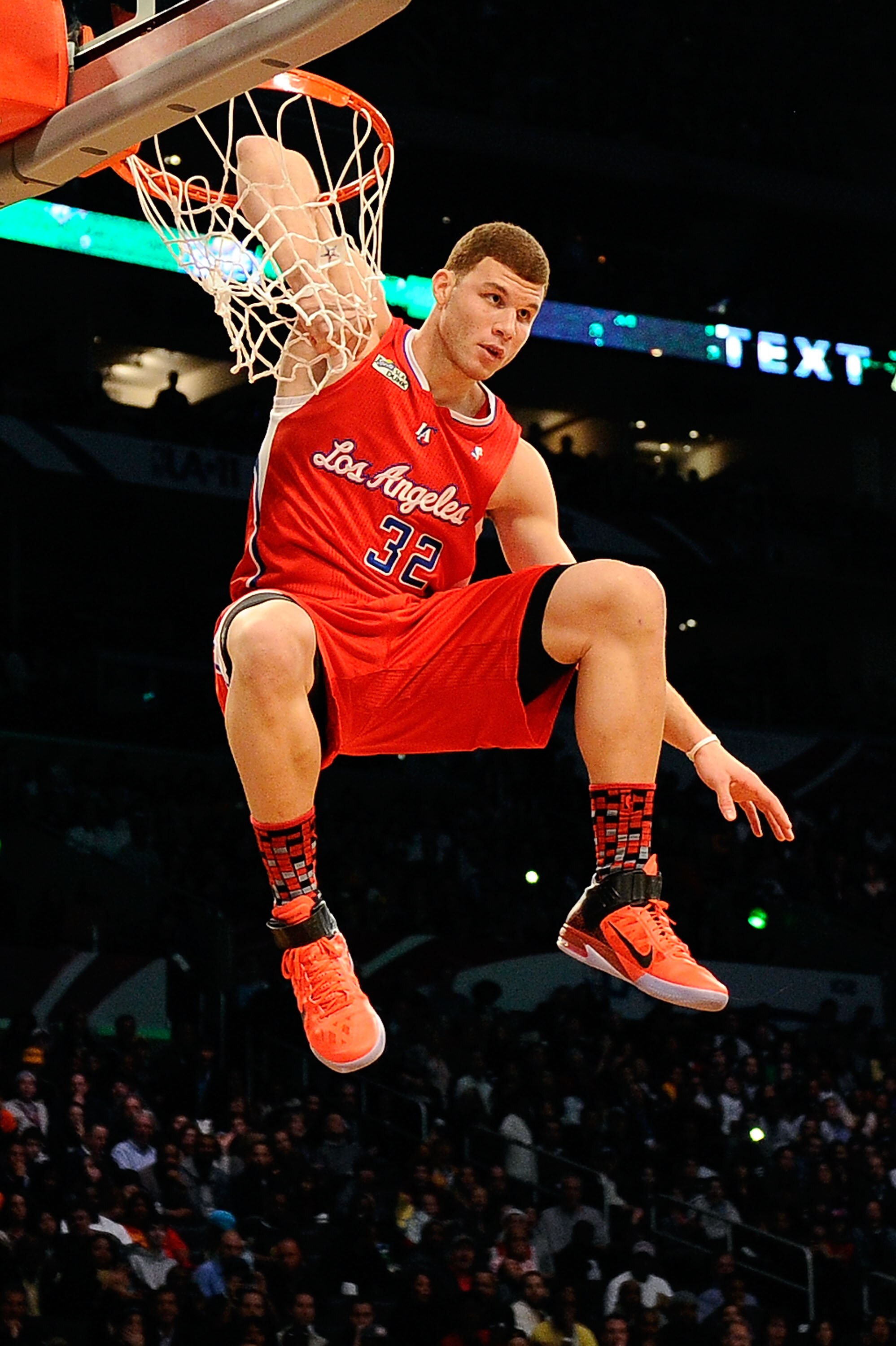 LOS ANGELES, CA - FEBRUARY 19:  Blake Griffin #32 of the Los Angeles Clippers dunks the ball as his elbow hangs on the rim in the Sprite Slam Dunk Contest apart of NBA All-Star Saturday Night at Staples Center on February 19, 2011 in Los Angeles, Californ