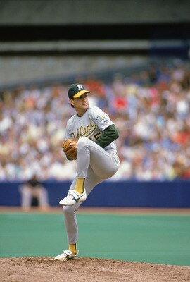 1990:  Bob Welch #35 of the Oakland Athletics pulls back for the pitch during a game in the 1990 season. Bob Welch played for the Oakland Athletics from 1988 to 1994. (Photo by Rick Stewart/Getty Images)