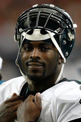 ATLANTA - DECEMBER 06: Michael Vick #7 of the Philadelphia Eagles against the Atlanta Falcons at Georgia Dome on December 6, 2009 in Atlanta, Georgia. (Photo by Kevin C. Cox/Getty Images) ATLANTA - DECEMBER 06: Michael Vick #7 of the Philadelphia Eagles against the Atlanta Falcons at Georgia Dome on December 6, 2009 in Atlanta, Georgia. (Photo by Kevin C. Cox/Getty Images)