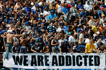 SANTA CLARA, CA - AUGUST 21:  San Jose Earthquakes fans cheer against the Los Angeles Galaxy on August 21, 2010 at Buck Shaw Stadium in Santa Clara, California.  The Earthquakes won 1-0. (Photo by Brian Bahr/Getty Images)