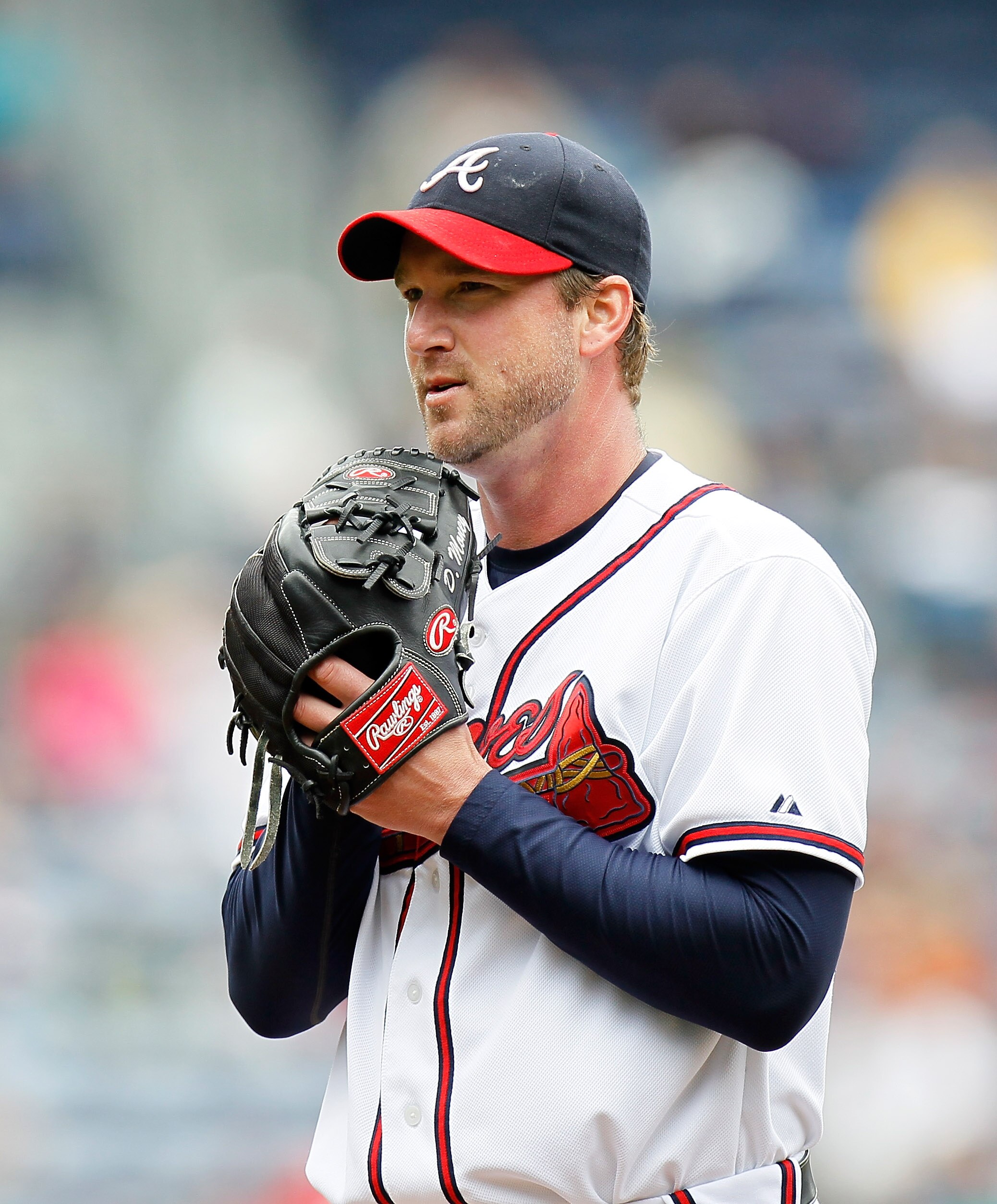 ATLANTA, GA - MAY 17:  Derek Lowe #32 of the Atlanta Braves against the Houston Astros at Turner Field on May 17, 2011 in Atlanta, Georgia.  (Photo by Kevin C. Cox/Getty Images)