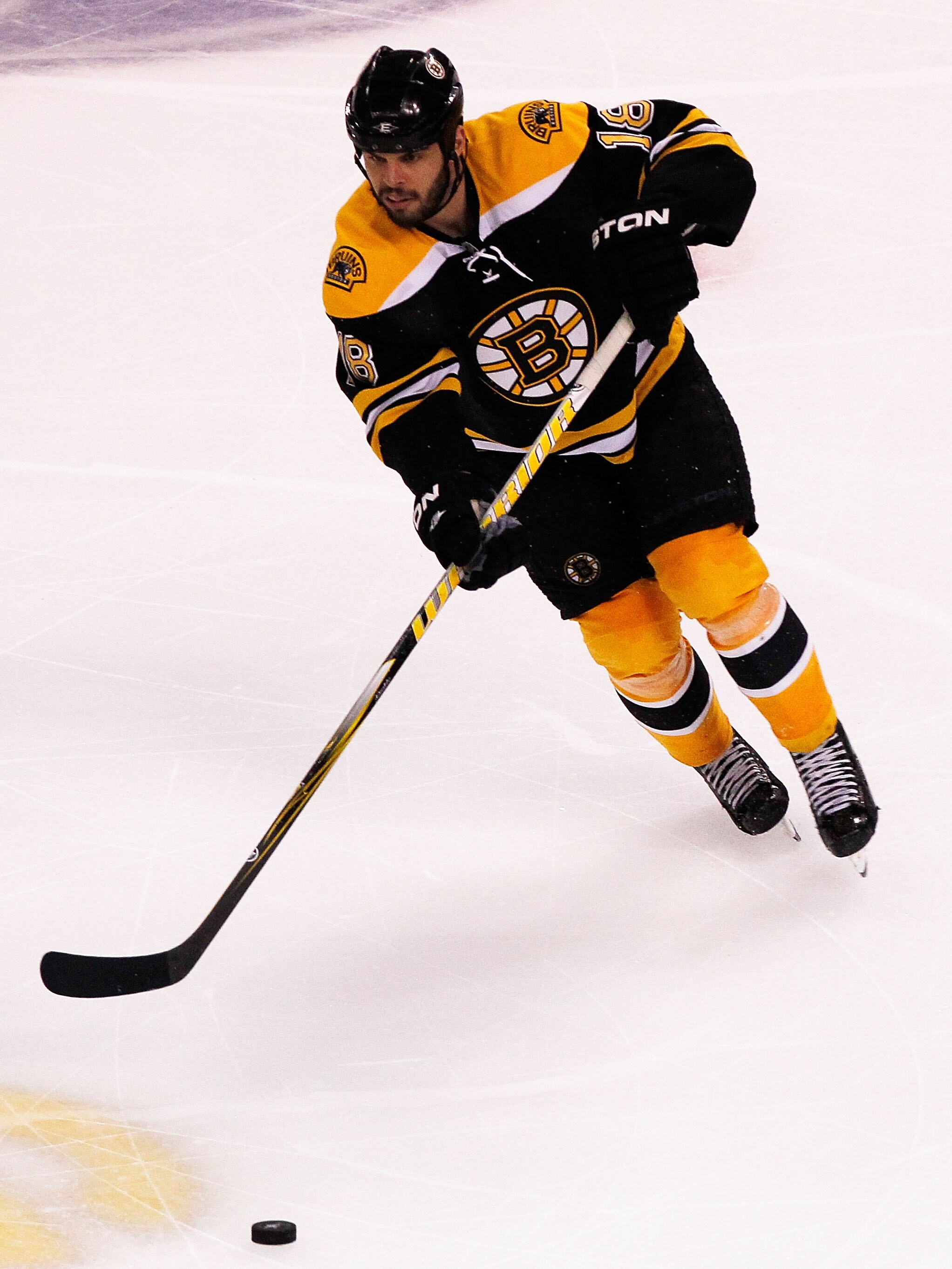 BOSTON, MA - MAY 14:  Nathan Horton #18 of the Boston Bruins controls the puck against the Tampa Bay Lightning in Game One of the Eastern Conference Finals during the 2011 NHL Stanley Cup Playoffs at TD Garden on May 14, 2011 in Boston, Massachusetts.  (P