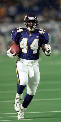 8 Nov 1999:  Leroy Hoard #44 of the Minnesota Vikings runs with the   during the game against the Dallas Cowboys at the Herbert H. Humphery Metrodome in Minneapolis, Minnesota. The Vikings defeated the Cowboys 27-17. Mandatory Credit: Elsa Hasch  /Allspor