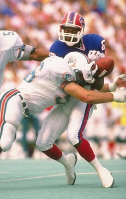 11 Sep 1988:  Linebacker John Offerdahl of the Miami Dolphins in action during a game against the Buffalo Bills at Rich Stadium in Orchard Park, New York.  The Bills won the game 9-6. Mandatory Credit: Rick Stewart  /Allsport