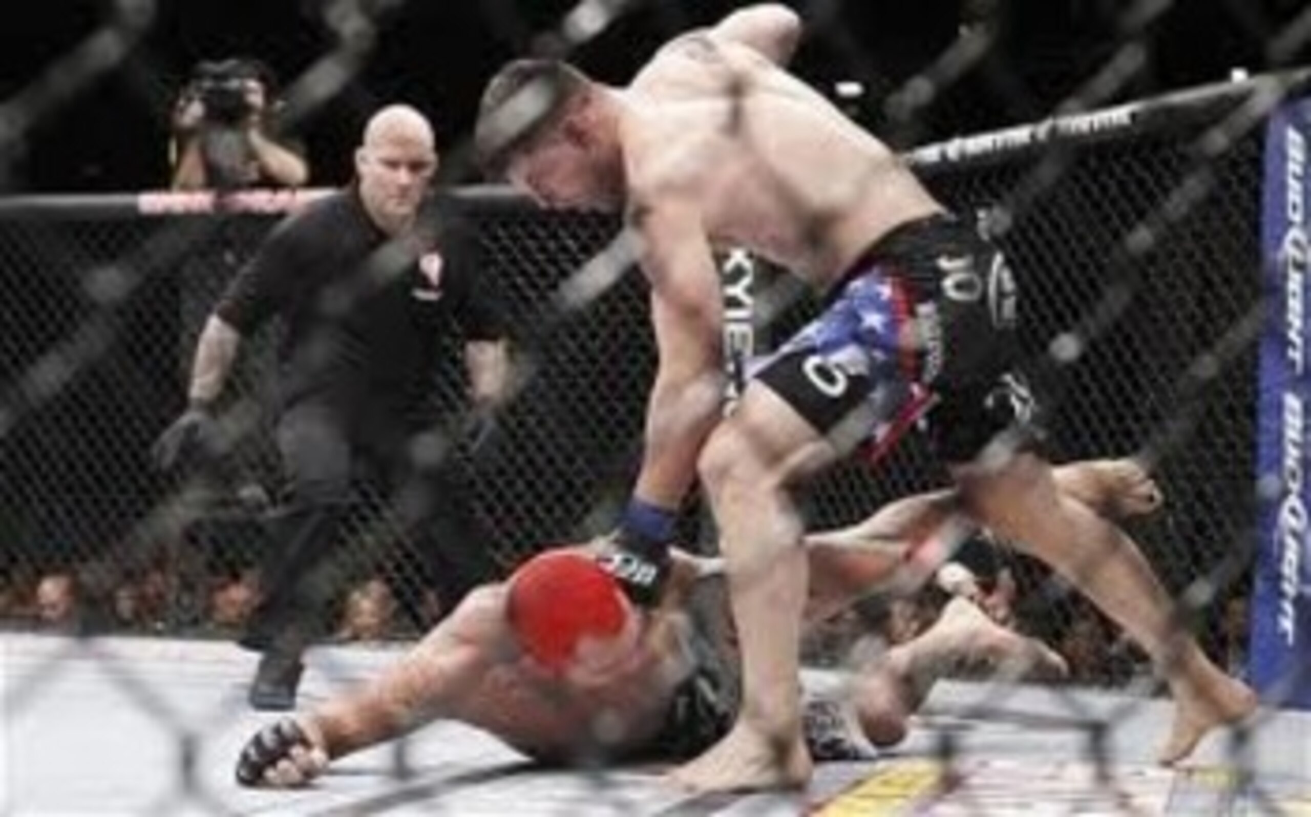 Brian Stann knocking out Chris Leben