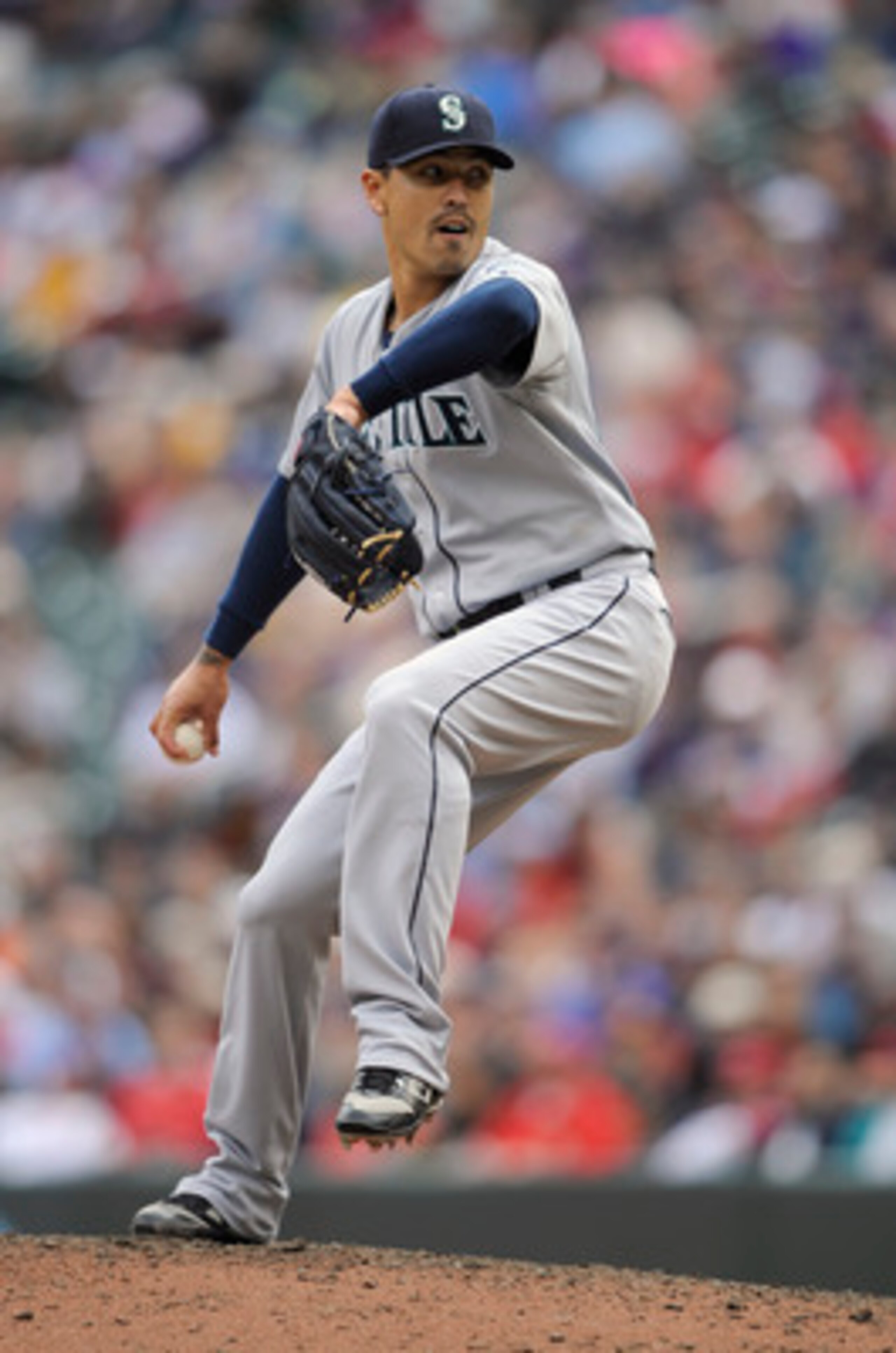 MINNEAPOLIS, MN - MAY 25: Brandon League #43 of the Seattle Mariners pitches against the Minnesota Twins during the ninth inning of their game on May 25, 2011 at Target Field in Minneapolis, Minnesota. Mariners defeated the Twins 3-0. (Photo by Hannah Fos