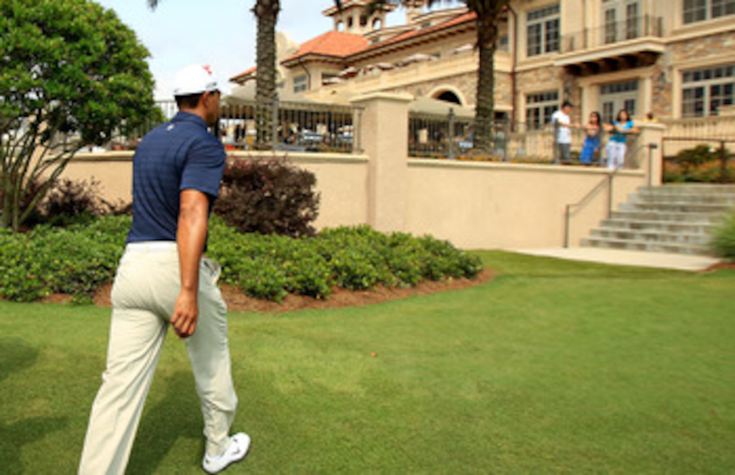 PONTE VEDRA BEACH, FL - MAY 12:  Tiger Woods leaves the course after withdrawing after playing the ninth hole during the first round of THE PLAYERS Championship held at THE PLAYERS Stadium course at TPC Sawgrass on May 12, 2011 in Ponte Vedra Beach, Flori