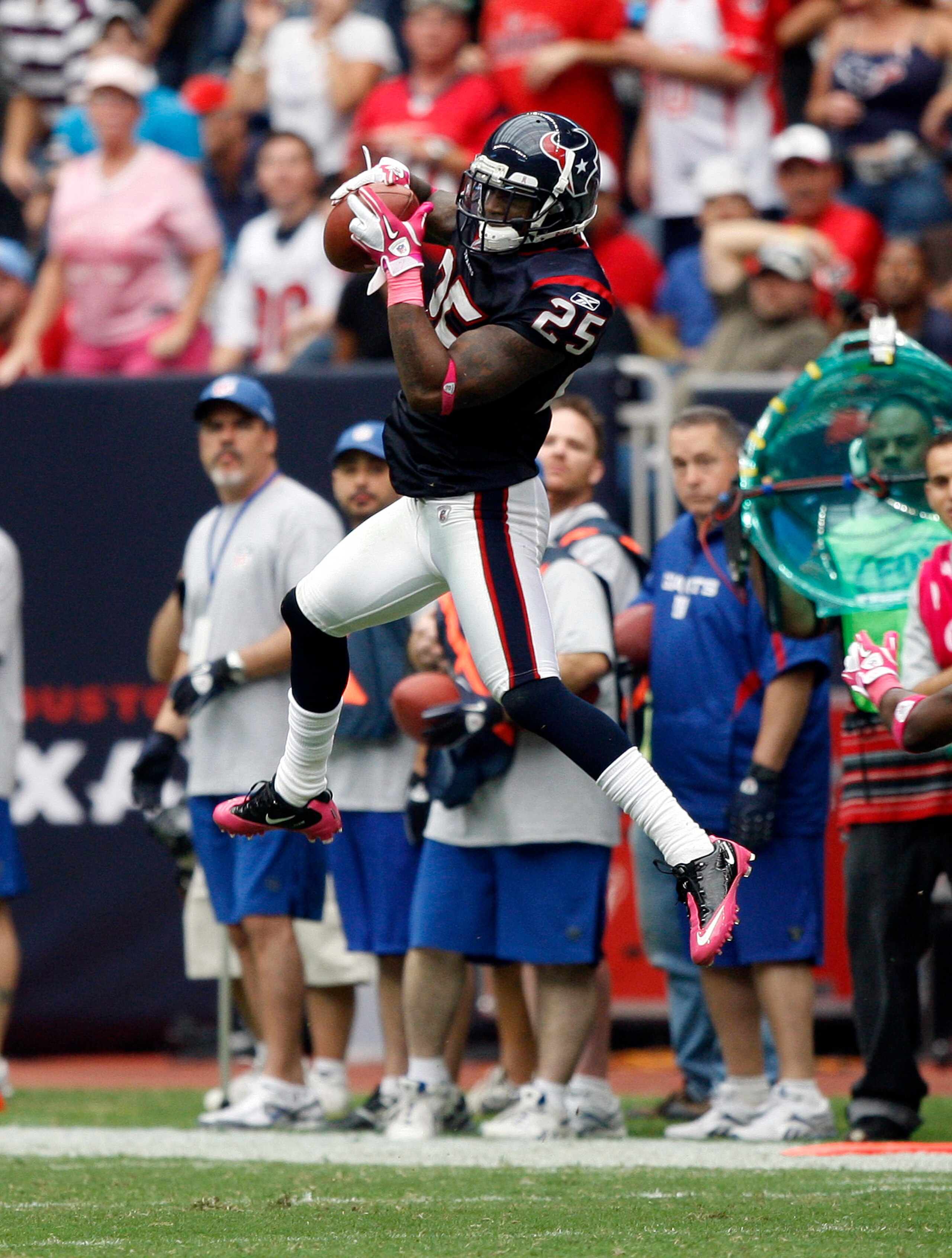 HOUSTON - OCTOBER 10:  Cornerback Kareem Jackson 325 of the Houston Texans makes an interception against the New York Giants in the second half at Reliant Stadium on October 10, 2010 in Houston, Texas.  (Photo by Bob Levey/Getty Images)