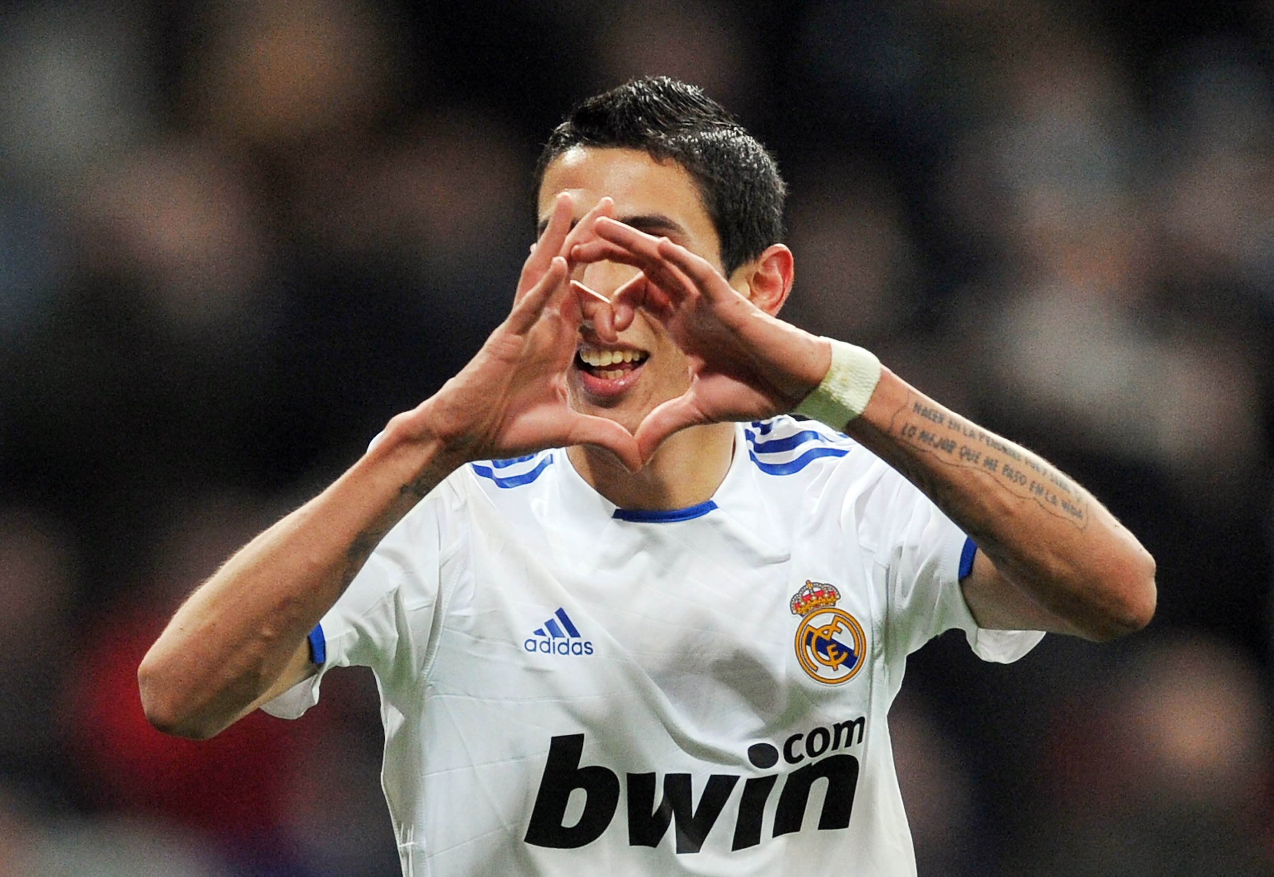 MADRID, SPAIN - MARCH 03:  Angel Di Maria of Real Madrid of Real Madrid celebrates after scoring Real''s second goal during the La Liga match bewteen Real Madrid and Malaga at Estadio Santiago Bernabeu on March 3, 2011 in Madrid, Spain.  (Photo by Denis D