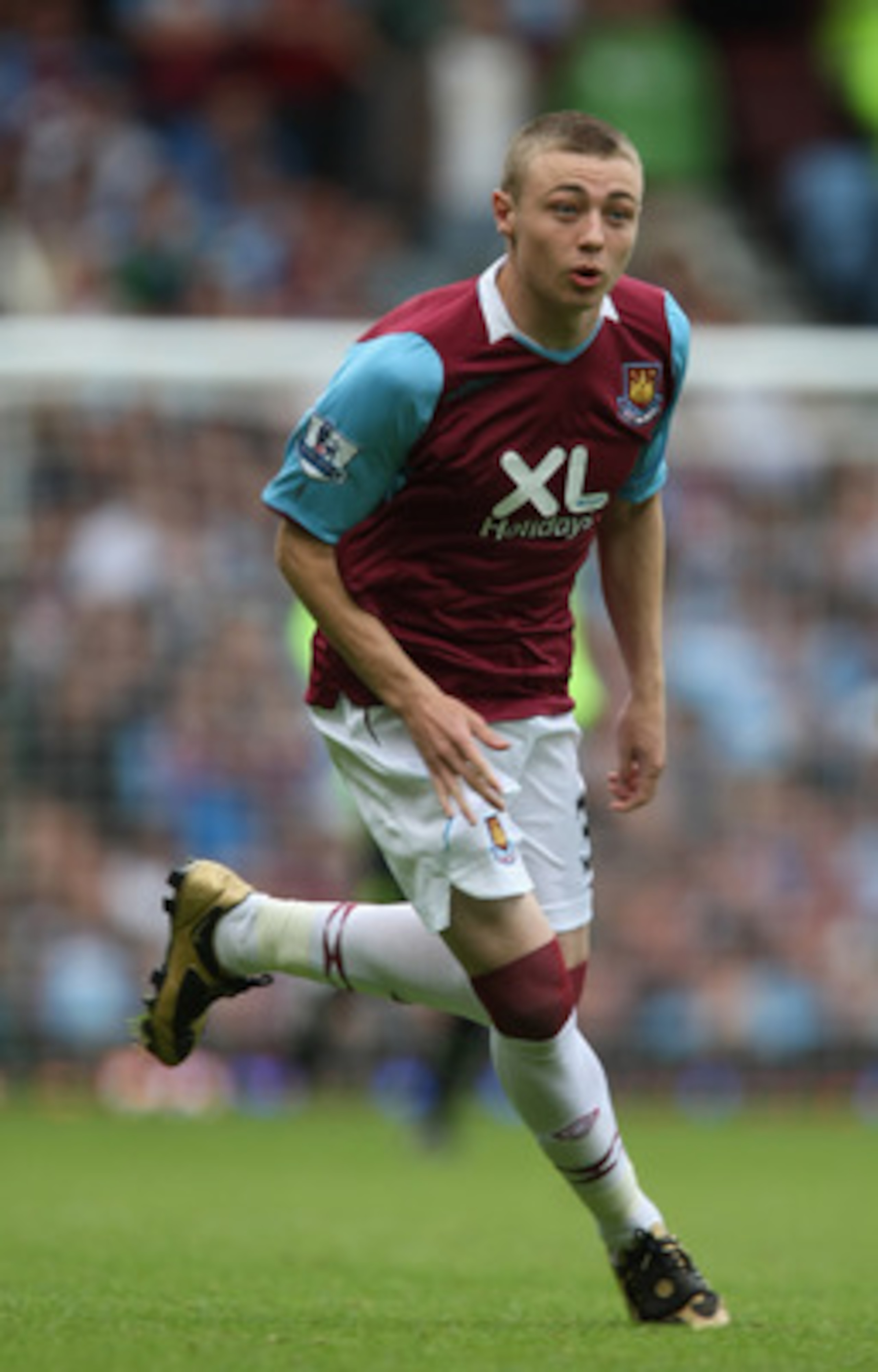 LONDON - AUGUST 16: Freddie Sears of West Ham United in action during the Barclays Premier League match between West Ham United and Wigan Athletic at Upton Park on August 16, 2008 in London, England.  (Photo by Gary M. Prior/Getty Images)