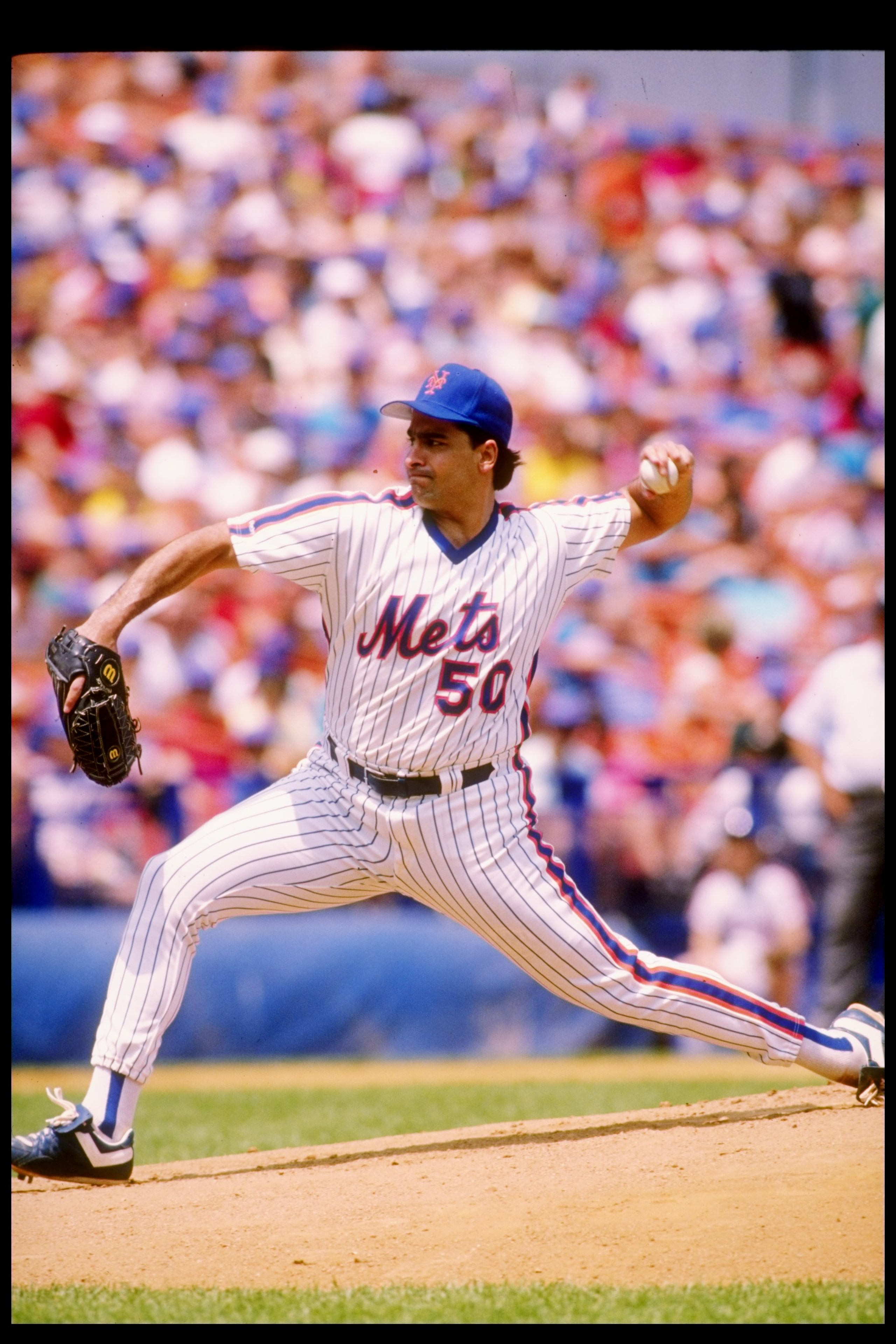 1989:  Pitcher Sid Fernandez of the New York Mets in action during a game at Shea Stadium in Flushing, New York. Mandatory Credit: Rick Stewart  /Allsport