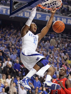 LEXINGTON, KY - FEBRUARY 02:  John Wall #11 of the Kentucky Wildcats dunks the ball during the SEC game against the Ole Miss Rebels on February 2, 2010 at Rupp Arena in Lexington, Kentucky. Kentucky won 85-75.  (Photo by Andy Lyons/Getty Images)