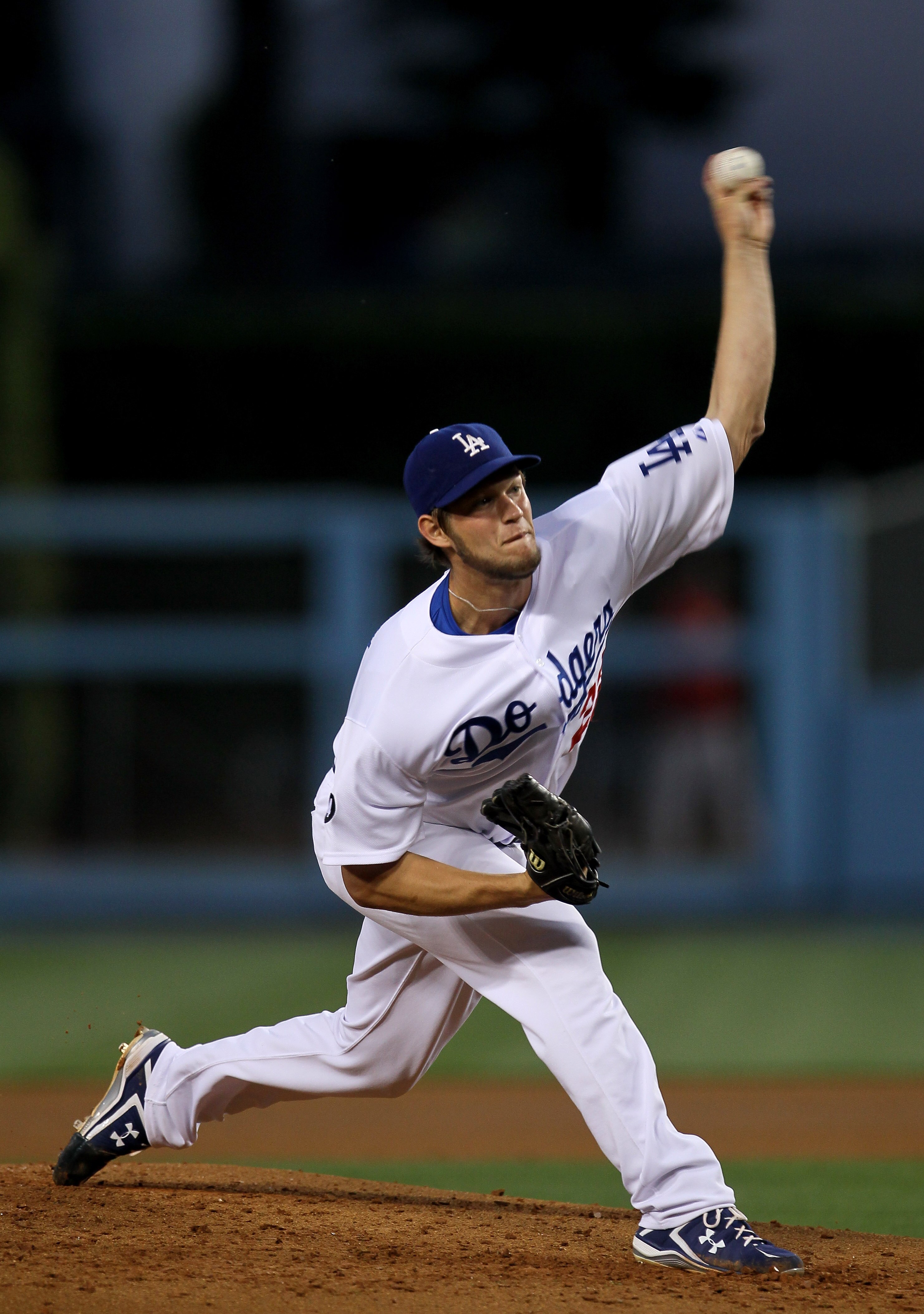 LOS ANGELES, CA - MAY 13:  Clayton Kershaw #22 of the Los Angeles Dodgers throws a pitch against the Arizona Diamondbacks on May 13, 2011 at Dodger Stadium in Los Angeles, California.  (Photo by Stephen Dunn/Getty Images)