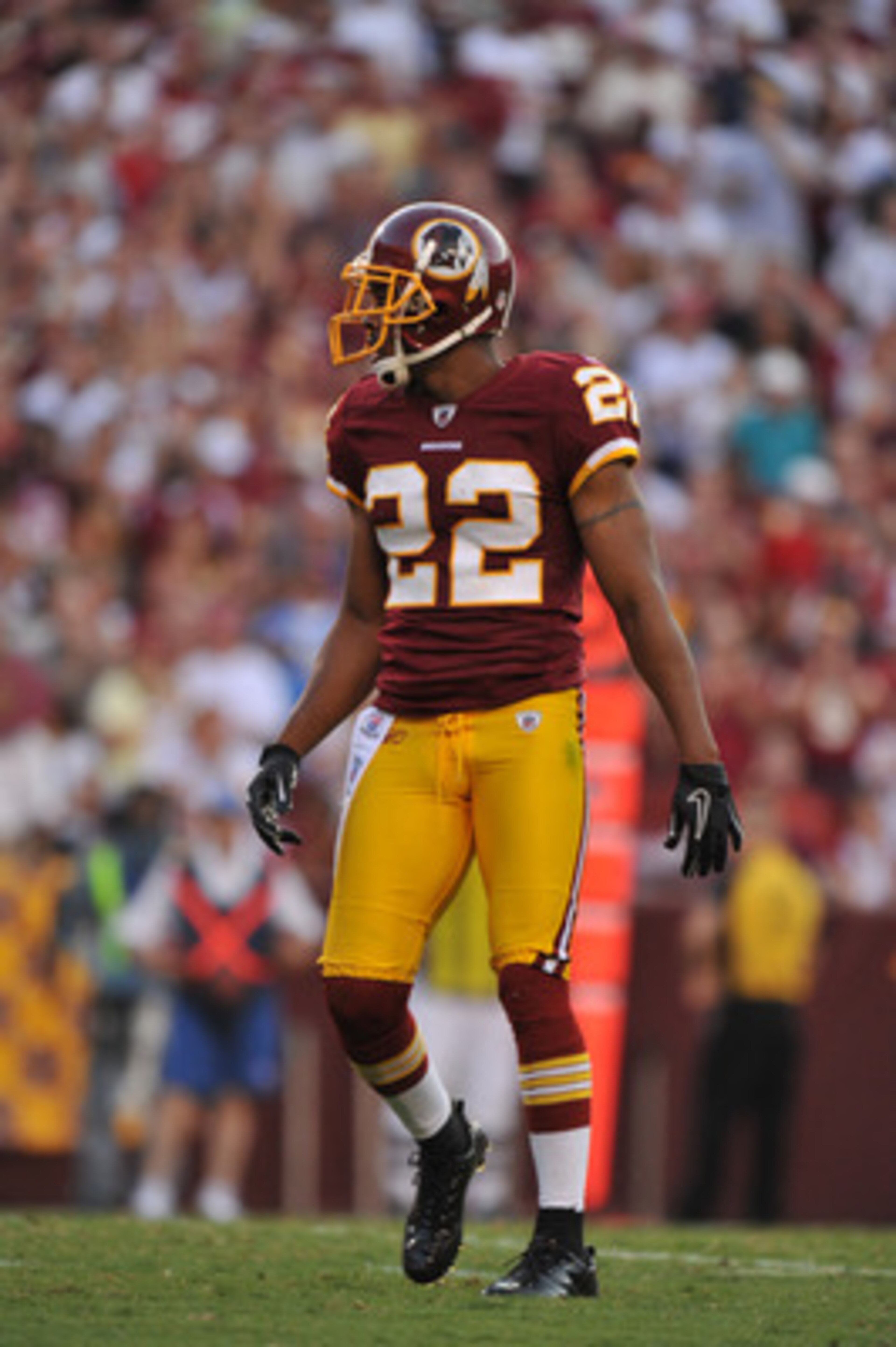 LANDOVER - SEPTEMBER 19:  Carlos Rogers #22 of the Washington Redskins defends against the Houston Texans at FedExField on September 19, 2010 in Landover, Maryland. The Texans defeated the Redskins in overtime 30-27. (Photo by Larry French/Getty Images)