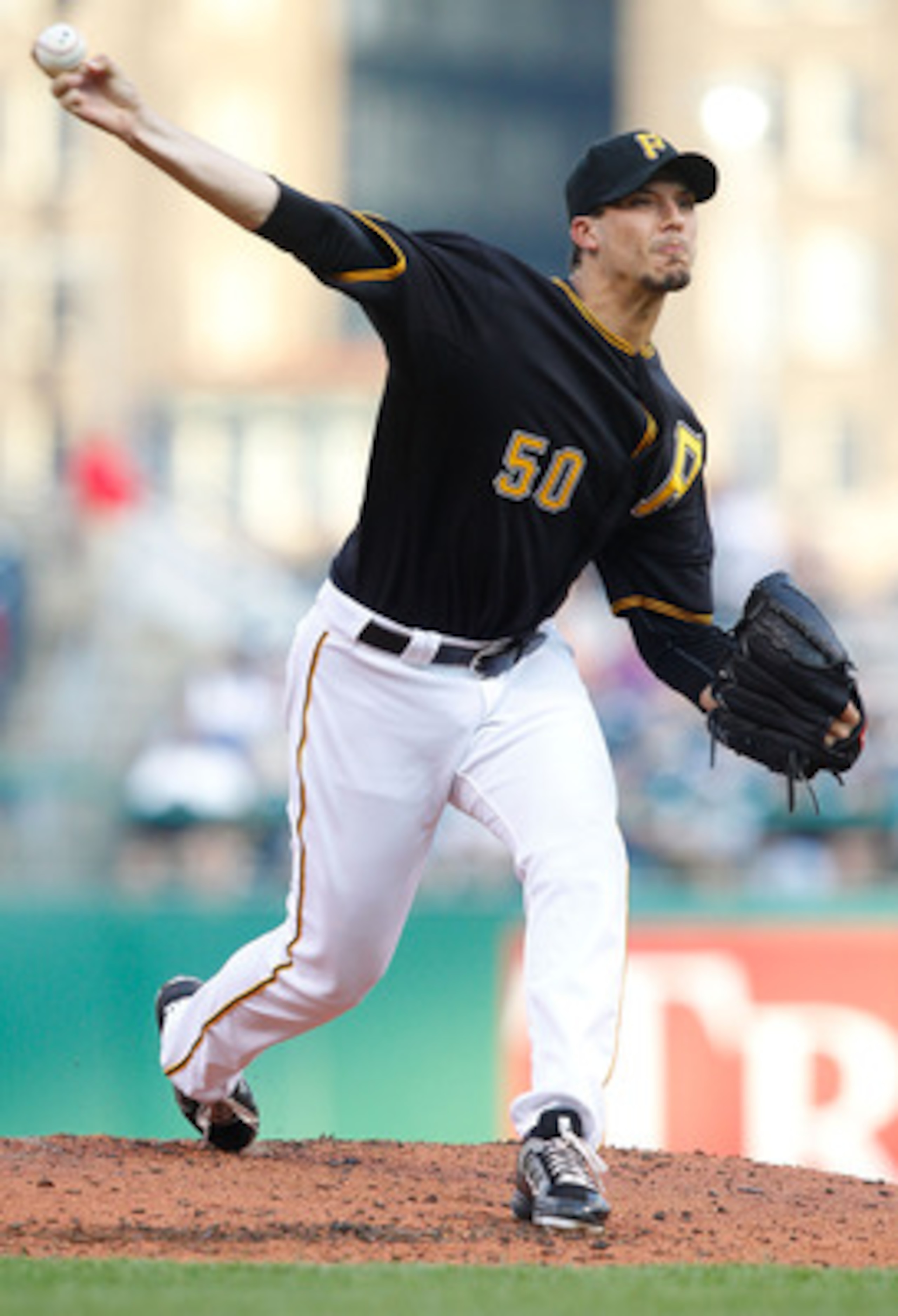 PITTSBURGH - MAY 24:  Charlie Morton #50 of the Pittsburgh Pirates pitches against the Atlanta Braves during the game on May 24, 2011 at PNC Park in Pittsburgh, Pennsylvania.  (Photo by Jared Wickerham/Getty Images)