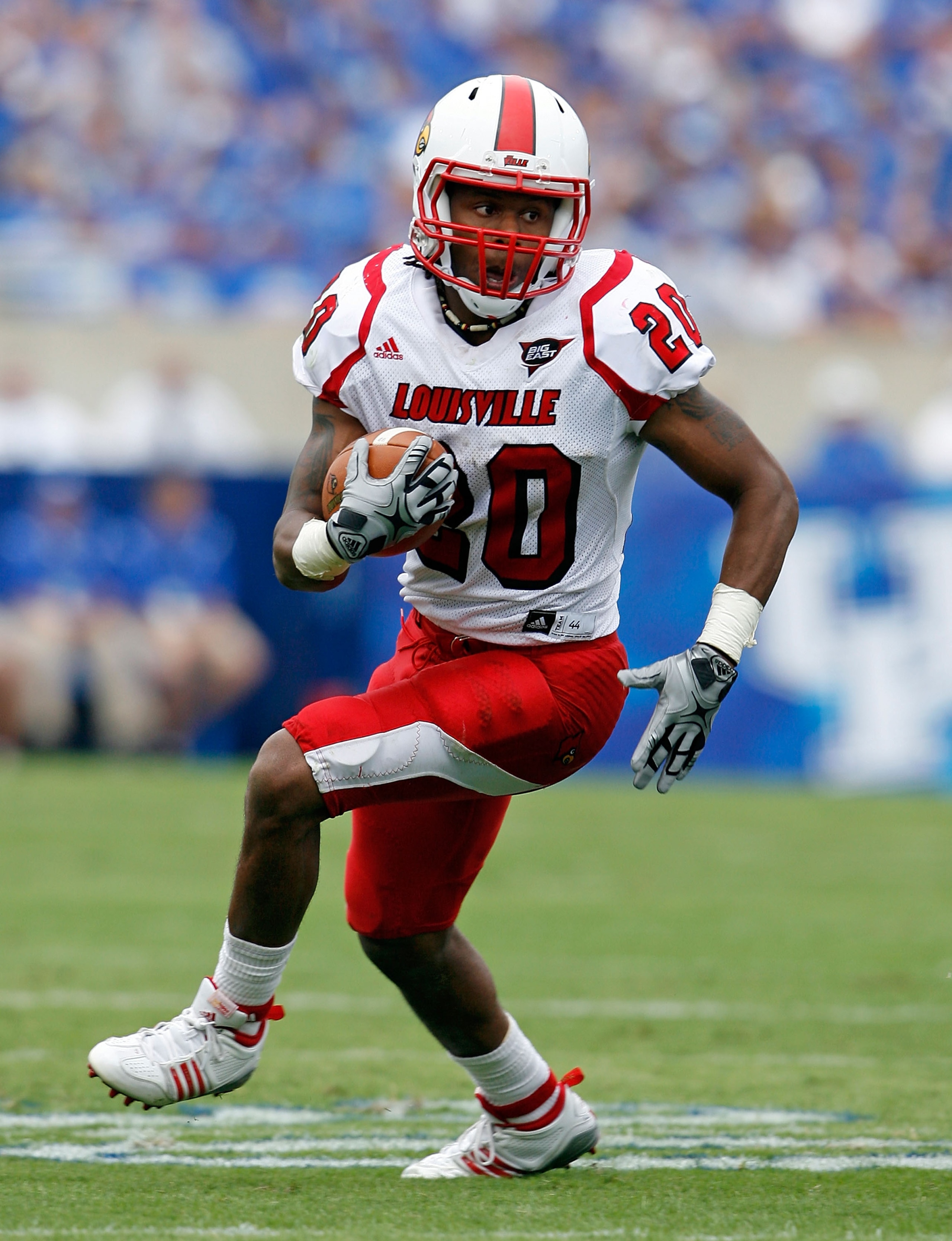 LEXINGTON, KY - SEPTEMBER 19:  Victor Anderson #20 of the Louisville Cardinals runs with the ball during the game against the Kentucky Wildcats at Commonwealth Stadium on September 19, 2009 in Lexington, Kentucky.  (Photo by Andy Lyons/Getty Images)