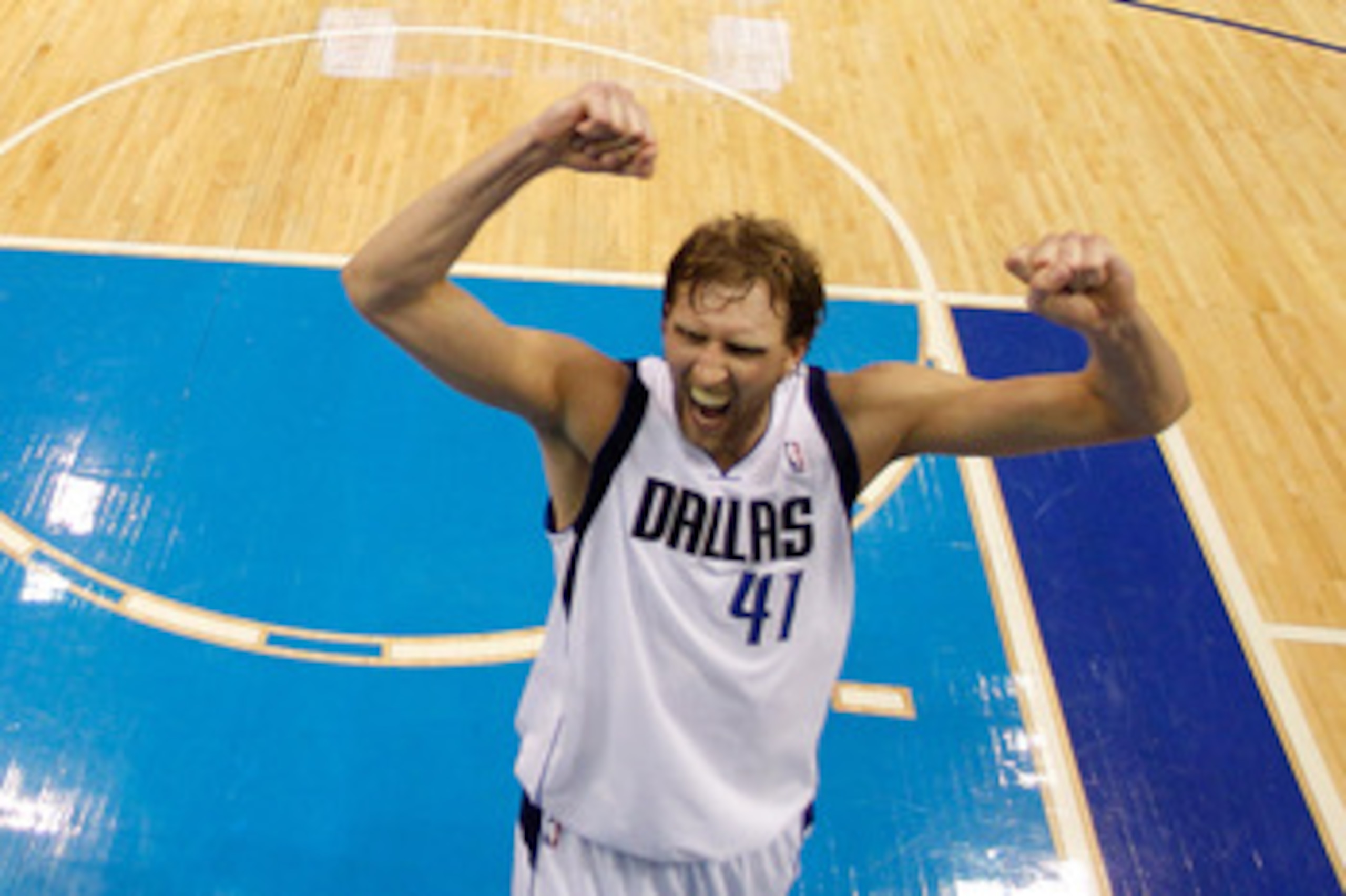 DALLAS, TX - MAY 25:  Dirk Nowitzki #41 of the Dallas Mavericks reacts late in the fourth quarter before the Mavericks defeat the Oklahoma City Thunder 100-96 in Game Five of the Western Conference Finals during the 2011 NBA Playoffs at American Airlines