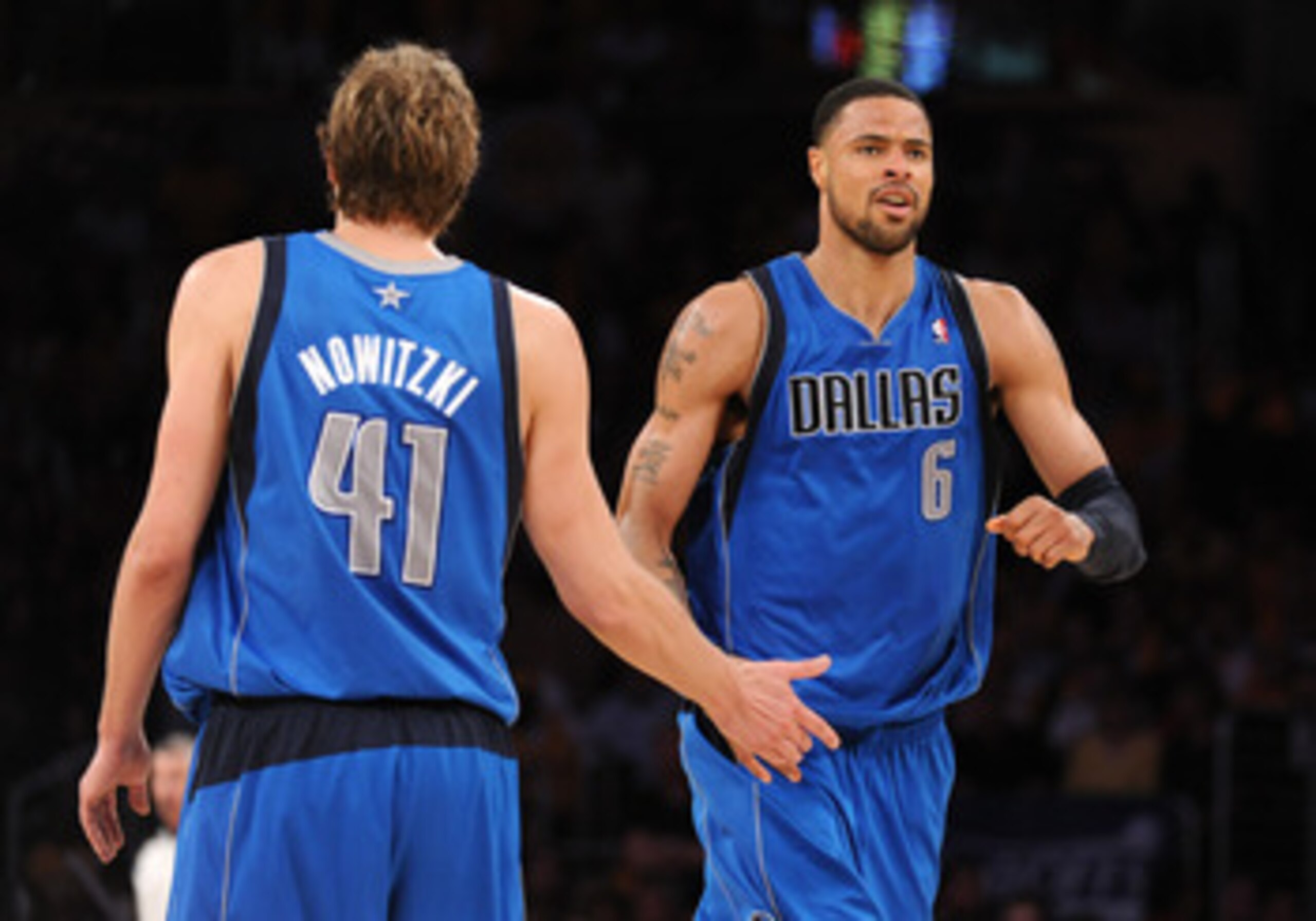 LOS ANGELES, CA - MAY 02: Tyson Chandler #6 and Dirk Nowitzki #41 of the Dallas Mavericks react in the fourth quarter while taking on the Los Angeles Lakers in Game One of the Western Conference Semifinals in the 2011 NBA Playoffs at Staples Center on Ma LOS ANGELES, CA - MAY 02: Tyson Chandler #6 and Dirk Nowitzki #41 of the Dallas Mavericks react in the fourth quarter while taking on the Los Angeles Lakers in Game One of the Western Conference Semifinals in the 2011 NBA Playoffs at Staples Center on Ma