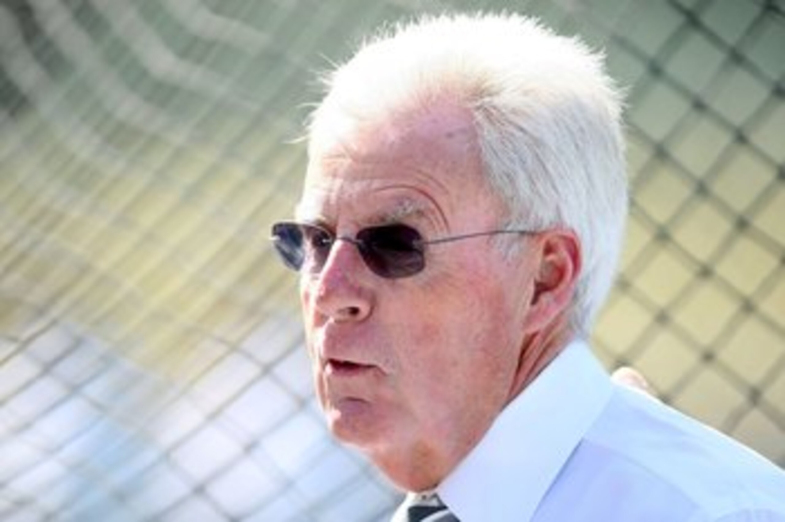 LOS ANGELES, CA - JUNE 08:  ESPN Columnist Peter Gammons watches batting practice before the game between the Los Angeles Dodgers and the Chicago Cubs at Dodger Stadium on June 8,2008 in Los Angeles, California.The Cubs defeated the Dodgers 3-1.   (Photo