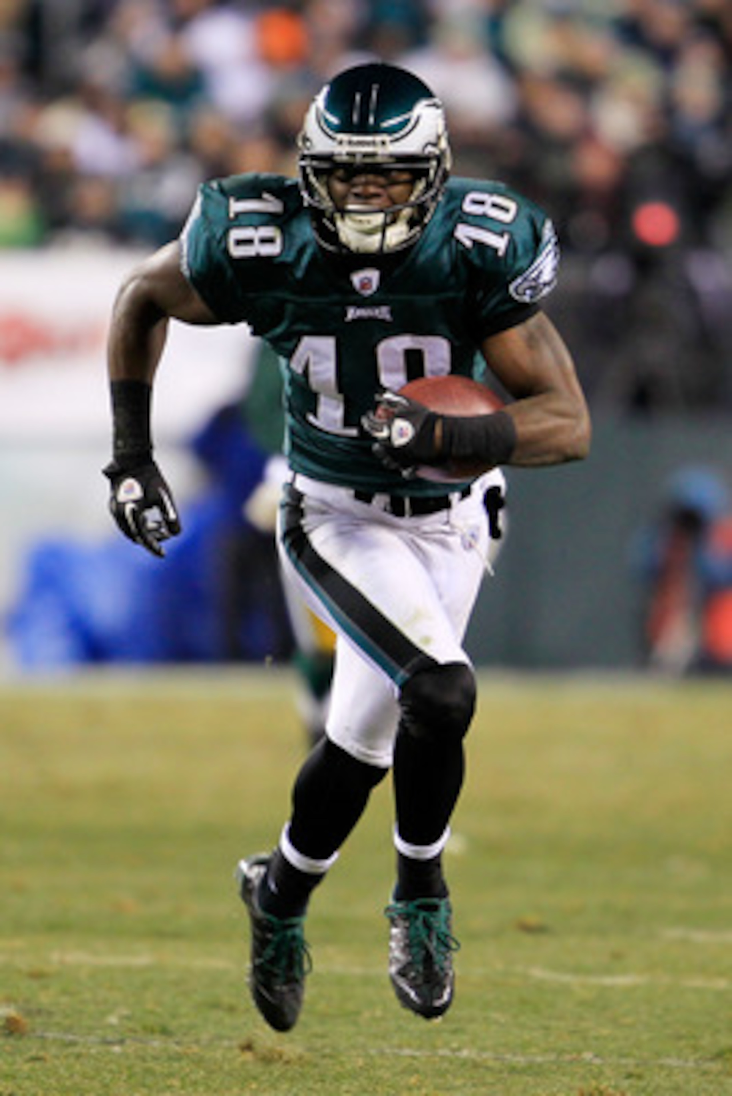 PHILADELPHIA, PA - JANUARY 09:  Jeremy Maclin #18 of the Philadelphia Eagles runs down field against the Green Bay Packers during the 2011 NFC wild card playoff game at Lincoln Financial Field on January 9, 2011 in Philadelphia, Pennsylvania.  (Photo by C