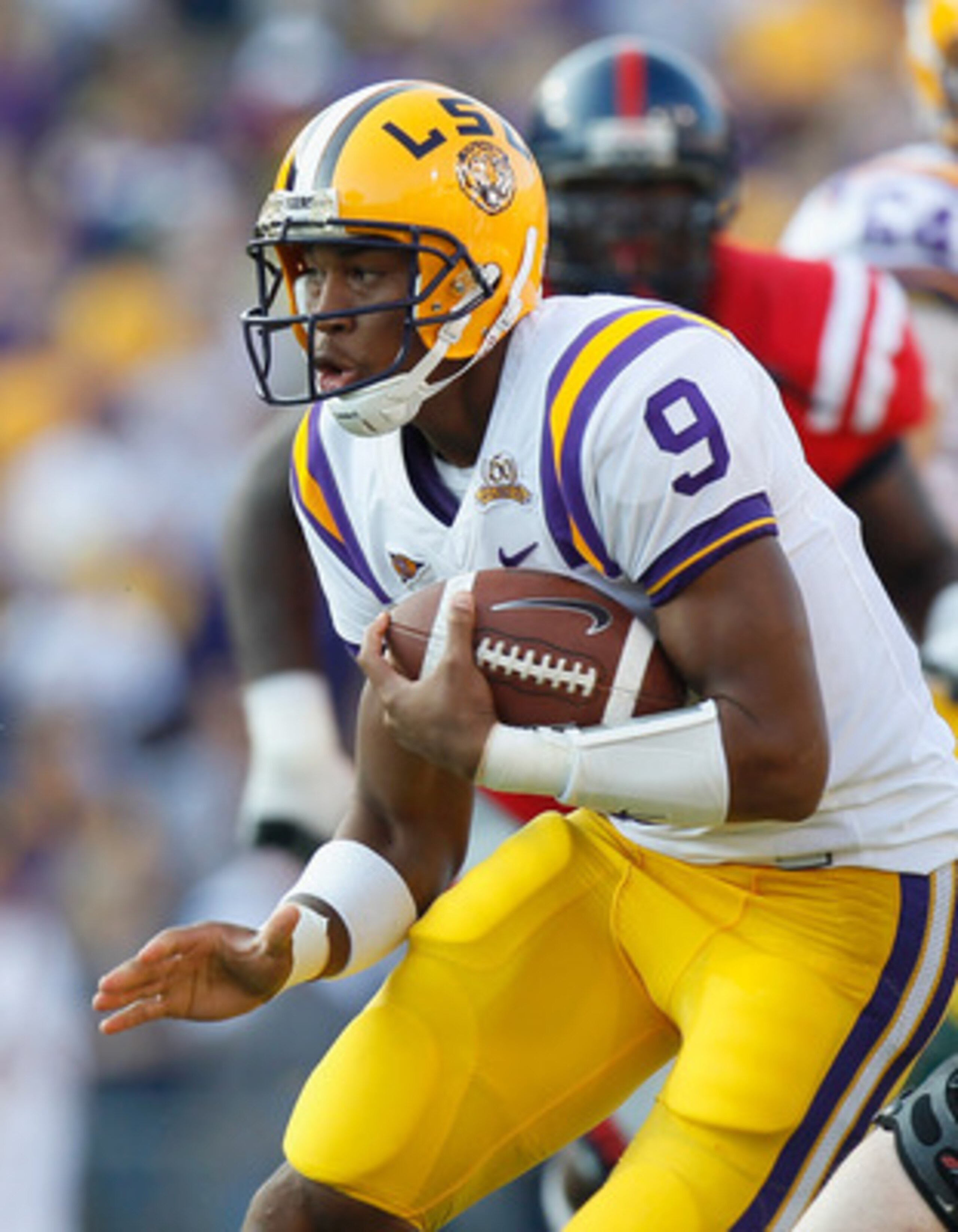 BATON ROUGE, LA - NOVEMBER 20:  Quarterback Jordan Jefferson #9 of the Louisiana State University Tigers against the Ole Miss Rebels at Tiger Stadium on November 20, 2010 in Baton Rouge, Louisiana.  (Photo by Kevin C. Cox/Getty Images)