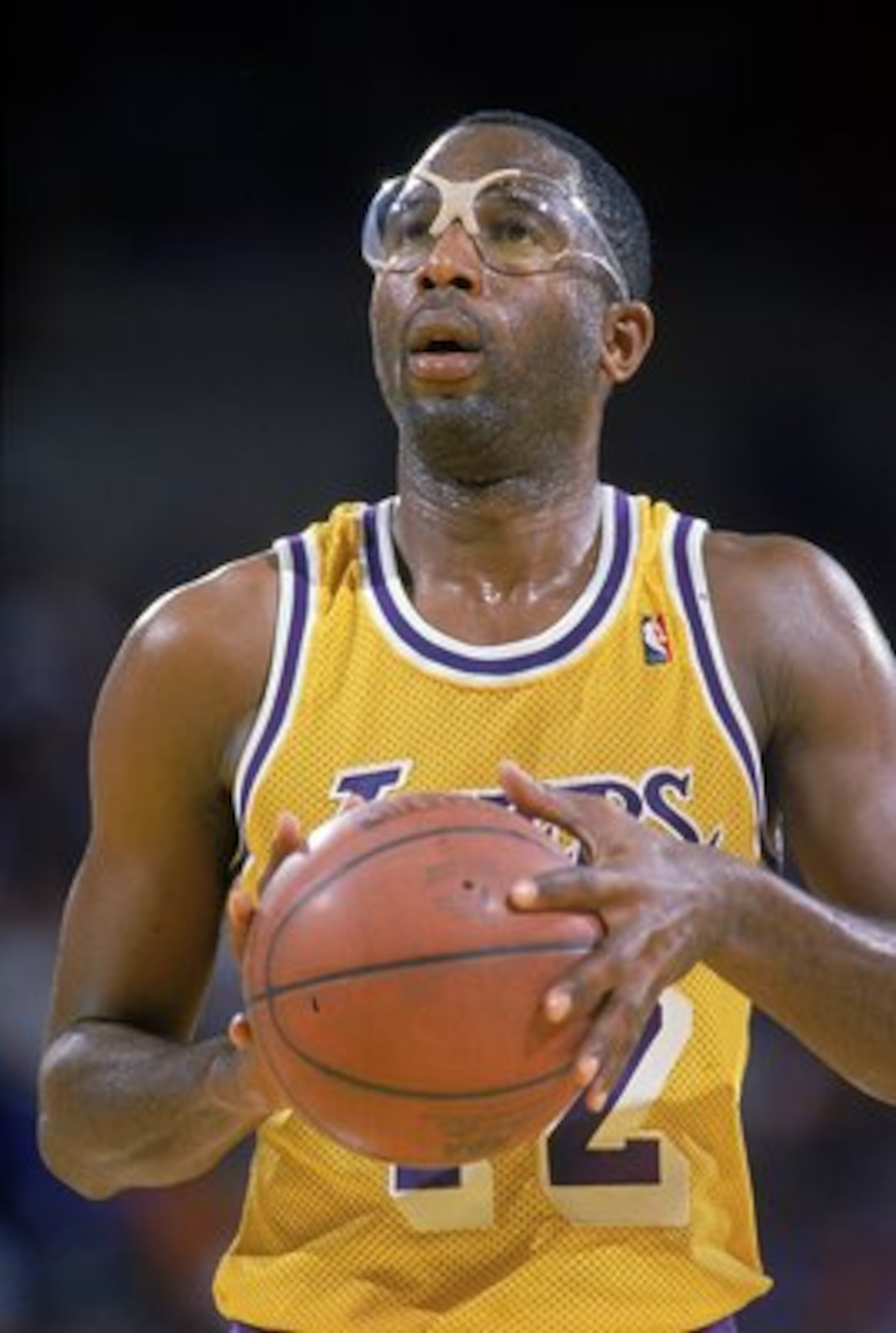 1989: James Worthy of the Los Angeles Lakers makes a free throw during a game. Mandatory Credit: Mike Powell /Allsport 1989: James Worthy of the Los Angeles Lakers makes a free throw during a game. Mandatory Credit: Mike Powell /Allsport