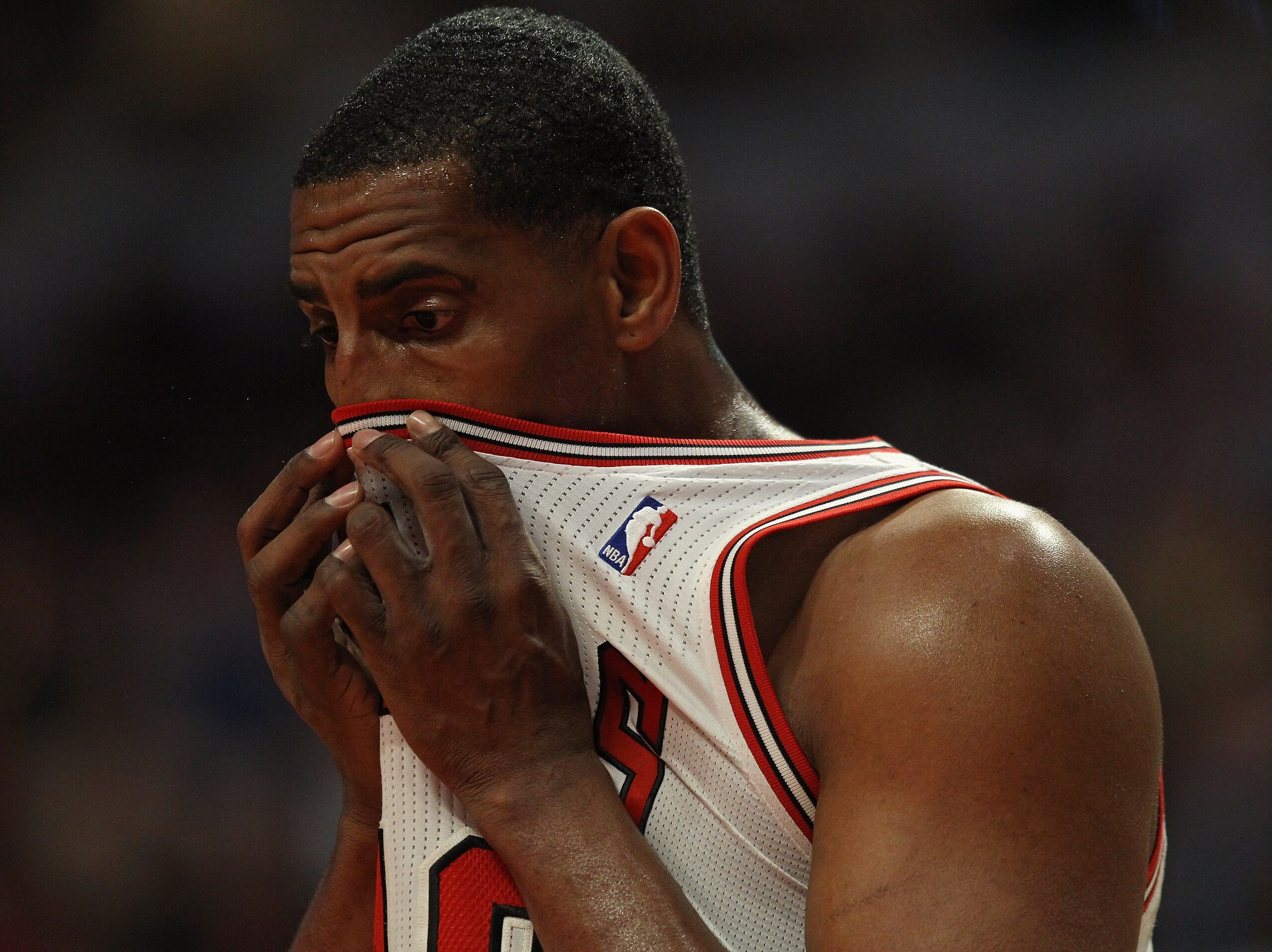 CHICAGO, IL - APRIL 13: Kurt Thomas #40 of the Chicago Bulls wipes sweat off of his face during a game against the New Jersey Nets at the United Center on April 13, 2011 in Chicago, Illinois. The Bulls defeated the Nets 97-92. NOTE TO USER: User expressly